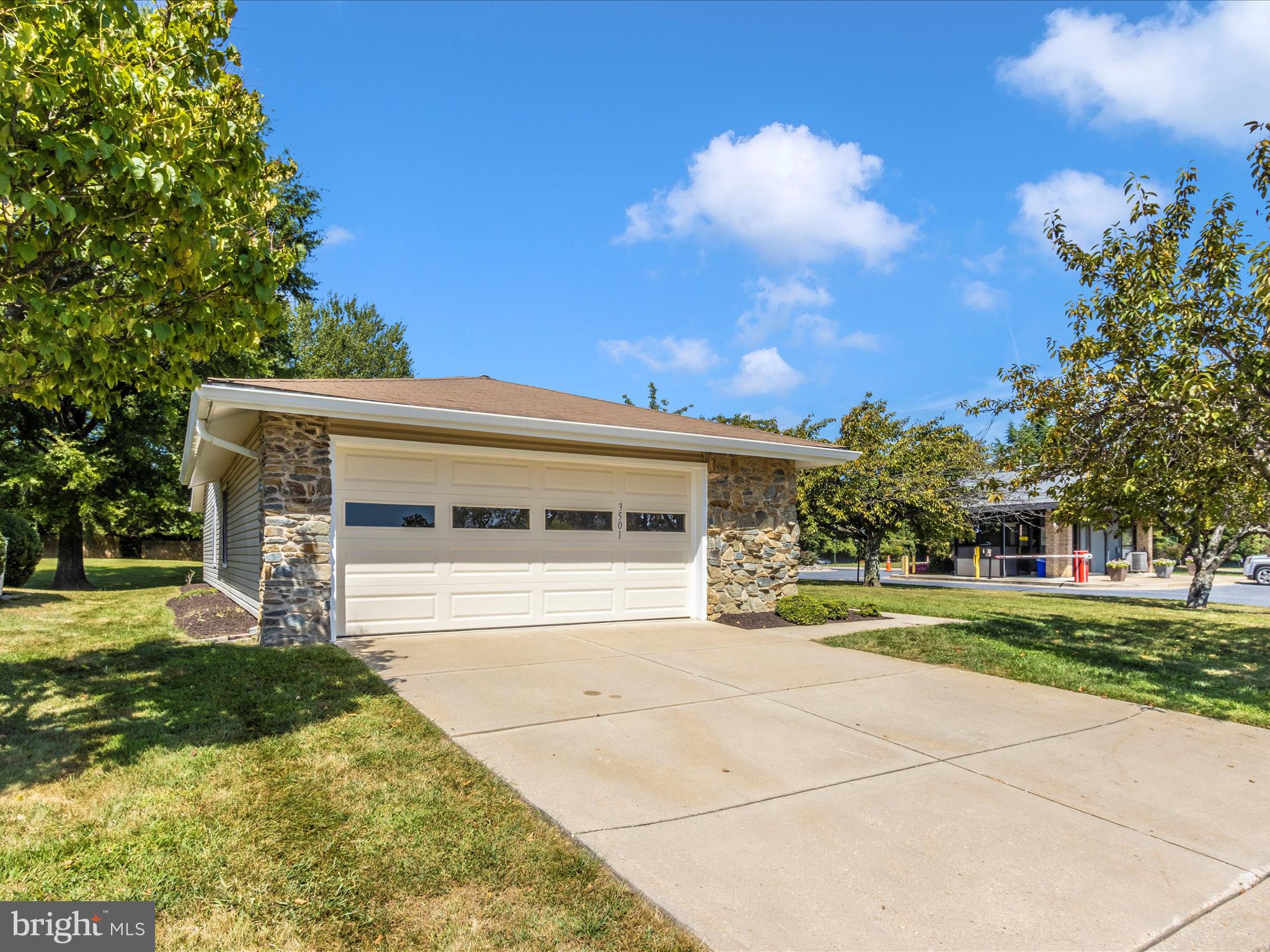 ROSSMOOR MUTUAL #18 - Residential