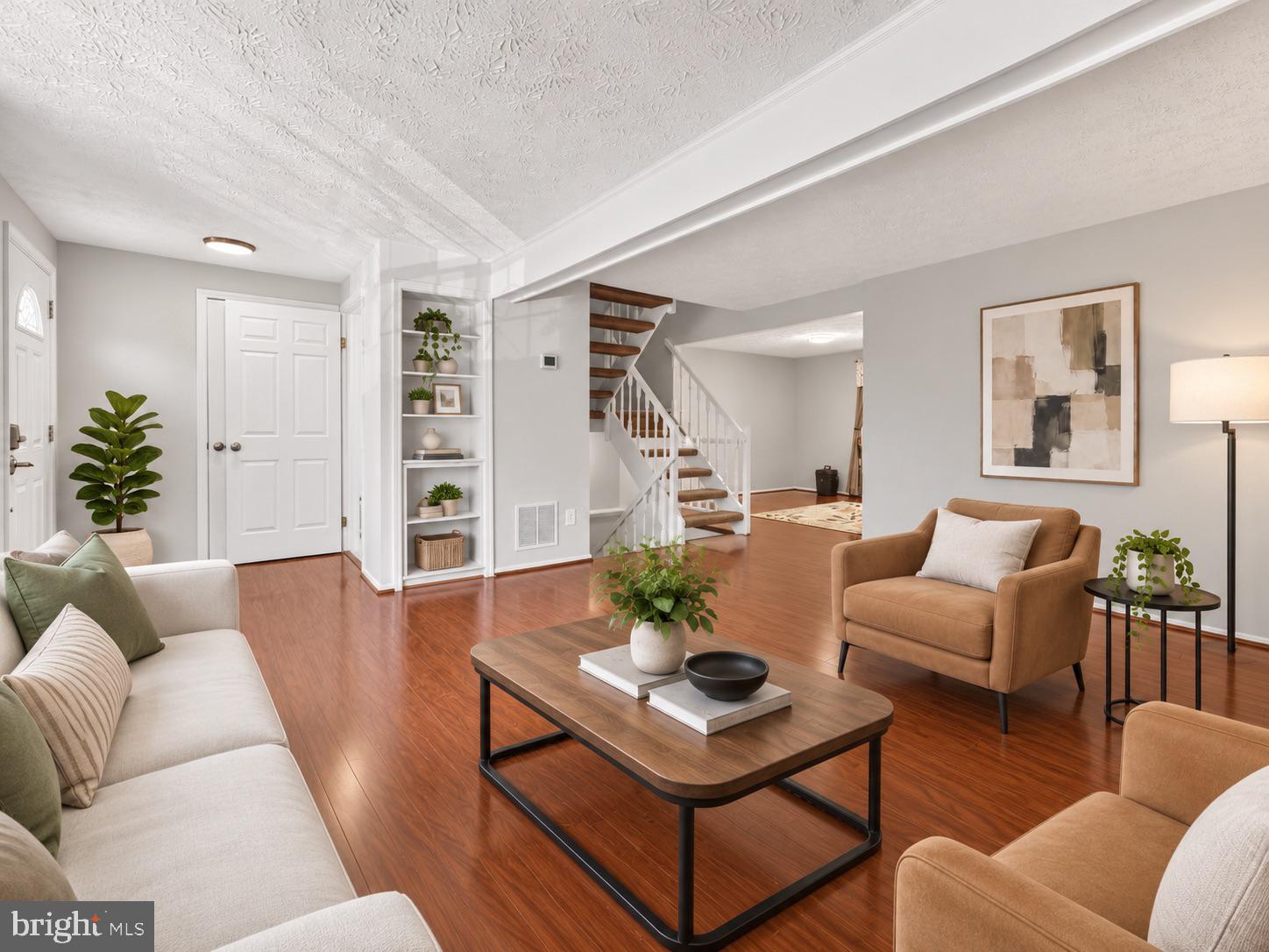 7319 GOLDEN HORSESHOE COURT