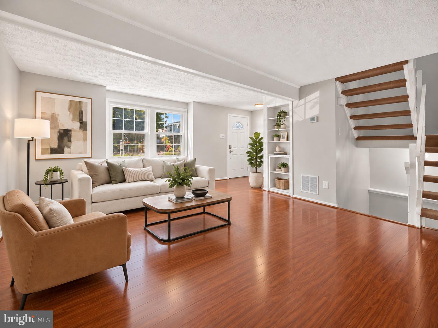 7319 GOLDEN HORSESHOE COURT