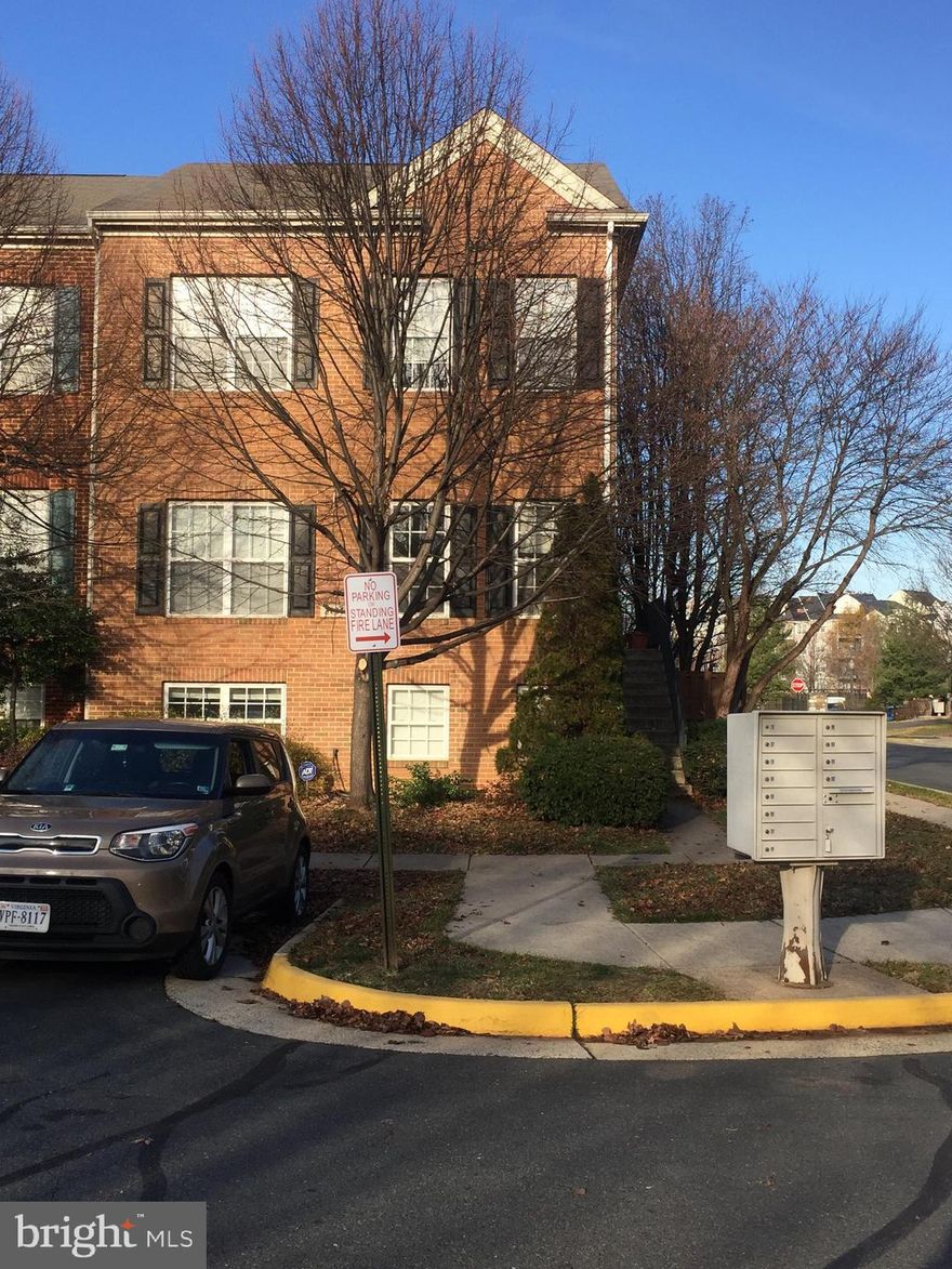 Gorgeous sun filled end unit. beautiful 3 level townhouse in Colonnade at DTC. Largest unit in Community. End unit with Deck, yard, fence. Fresh coat of Paint, Brand new carpet. Convenient commute and close to shopping, route 28, Dulles Toll road . One room in the basement will be used by the landlord for storage. Available Now.