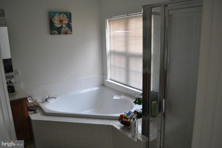 COLONNADE AT DULLES - Residential Lease