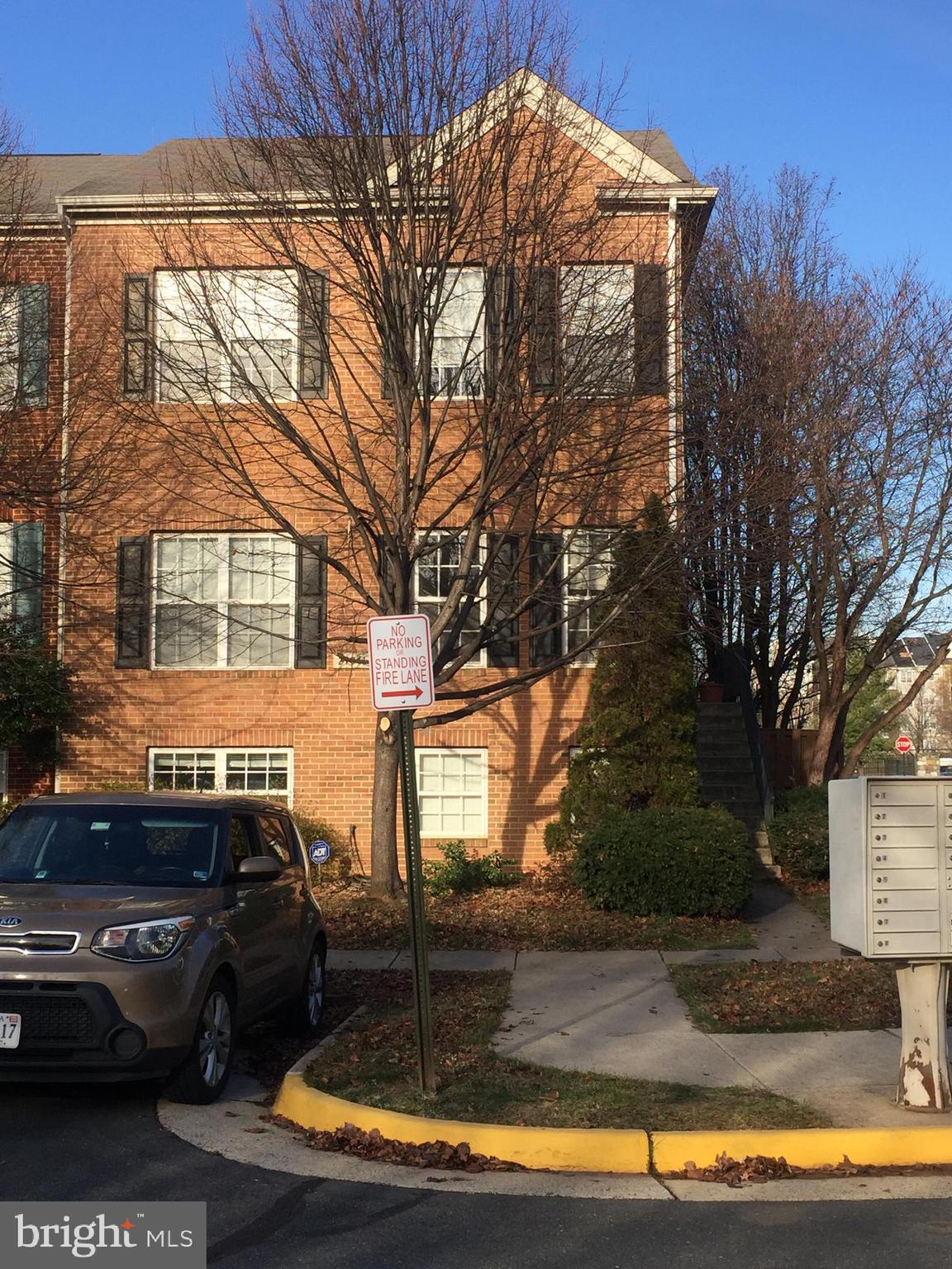 COLONNADE AT DULLES - Residential Lease