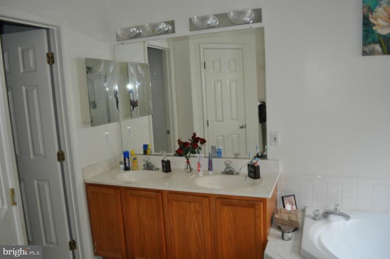 COLONNADE AT DULLES - Residential Lease