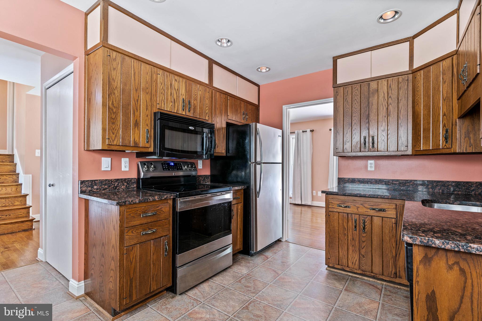 MAPLE HILL - Residential