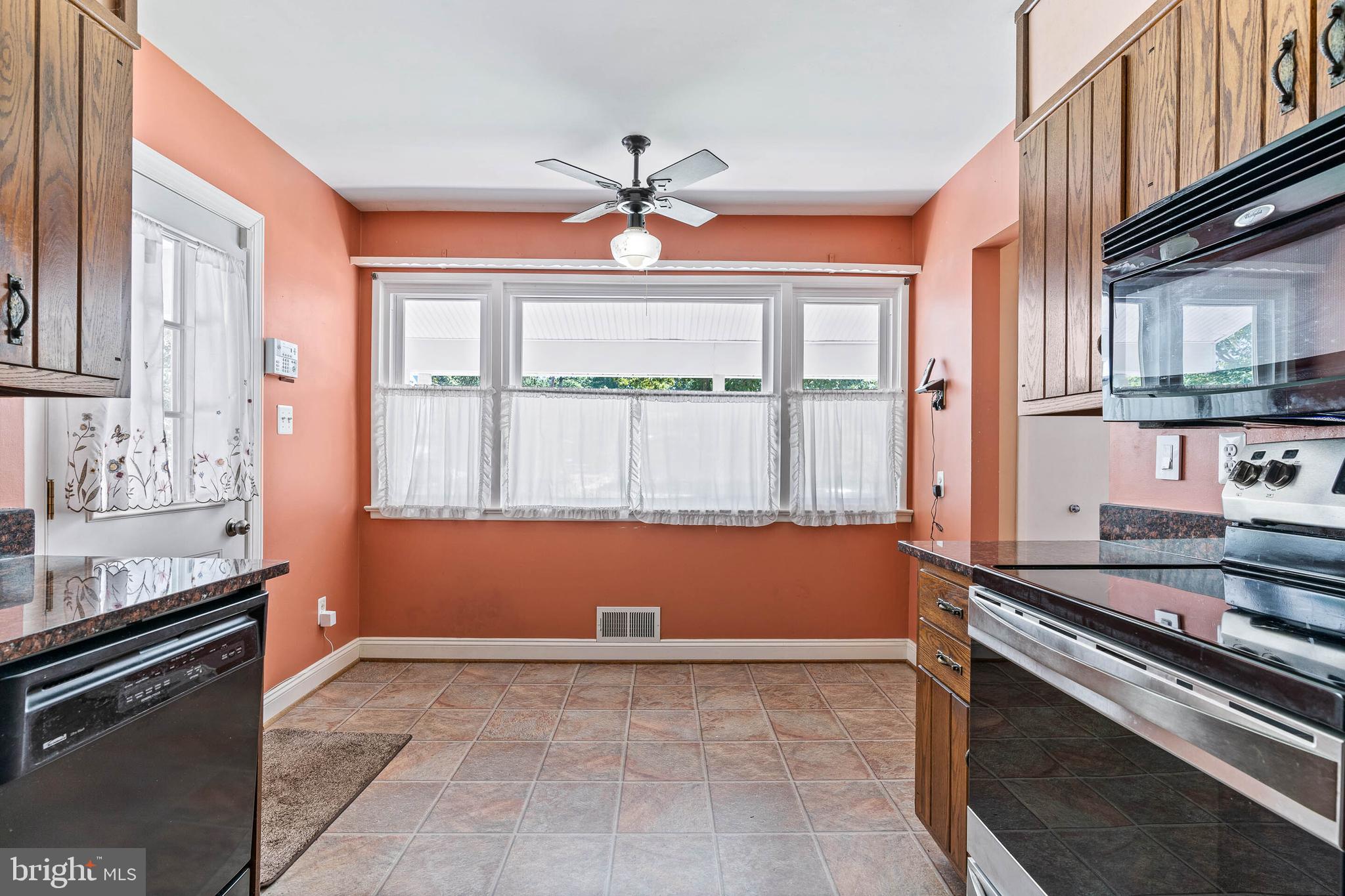 MAPLE HILL - Residential