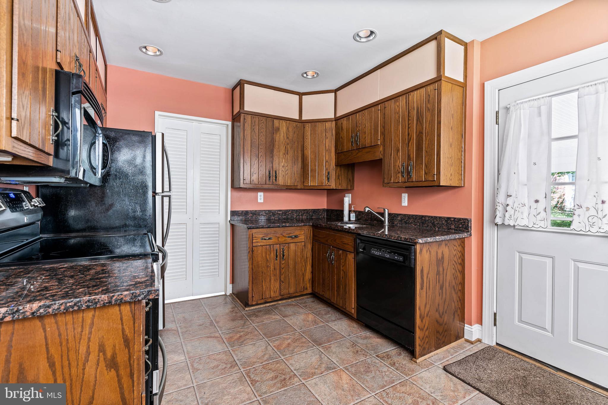 MAPLE HILL - Residential