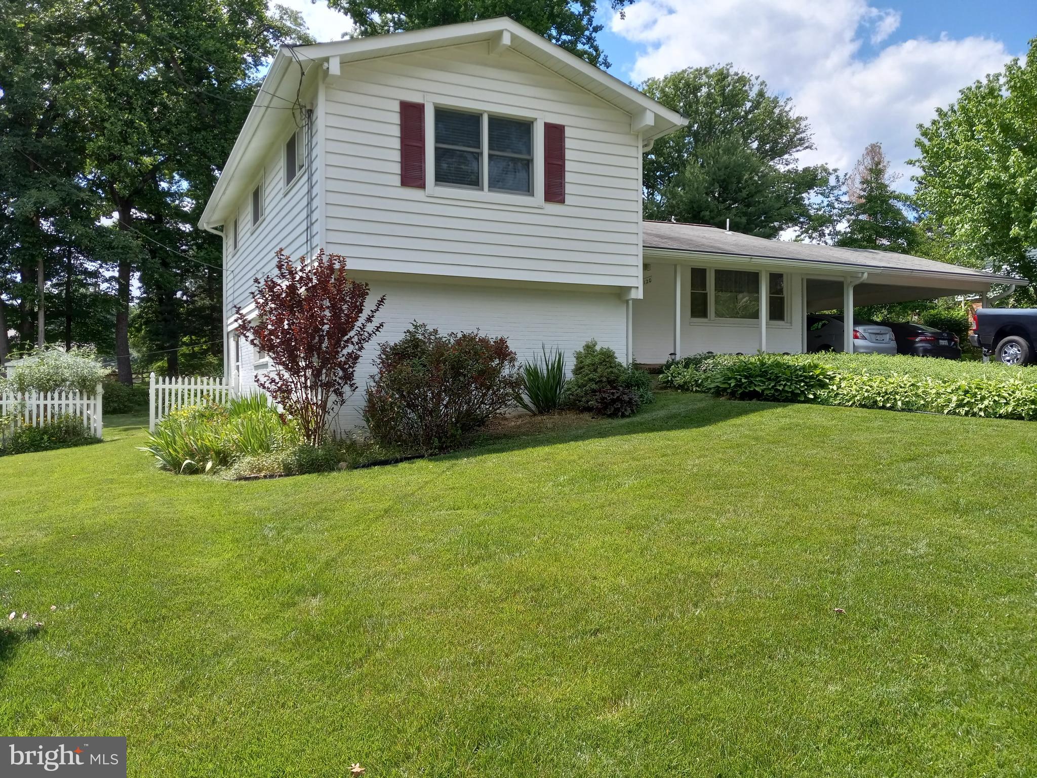 MAPLE HILL - Residential