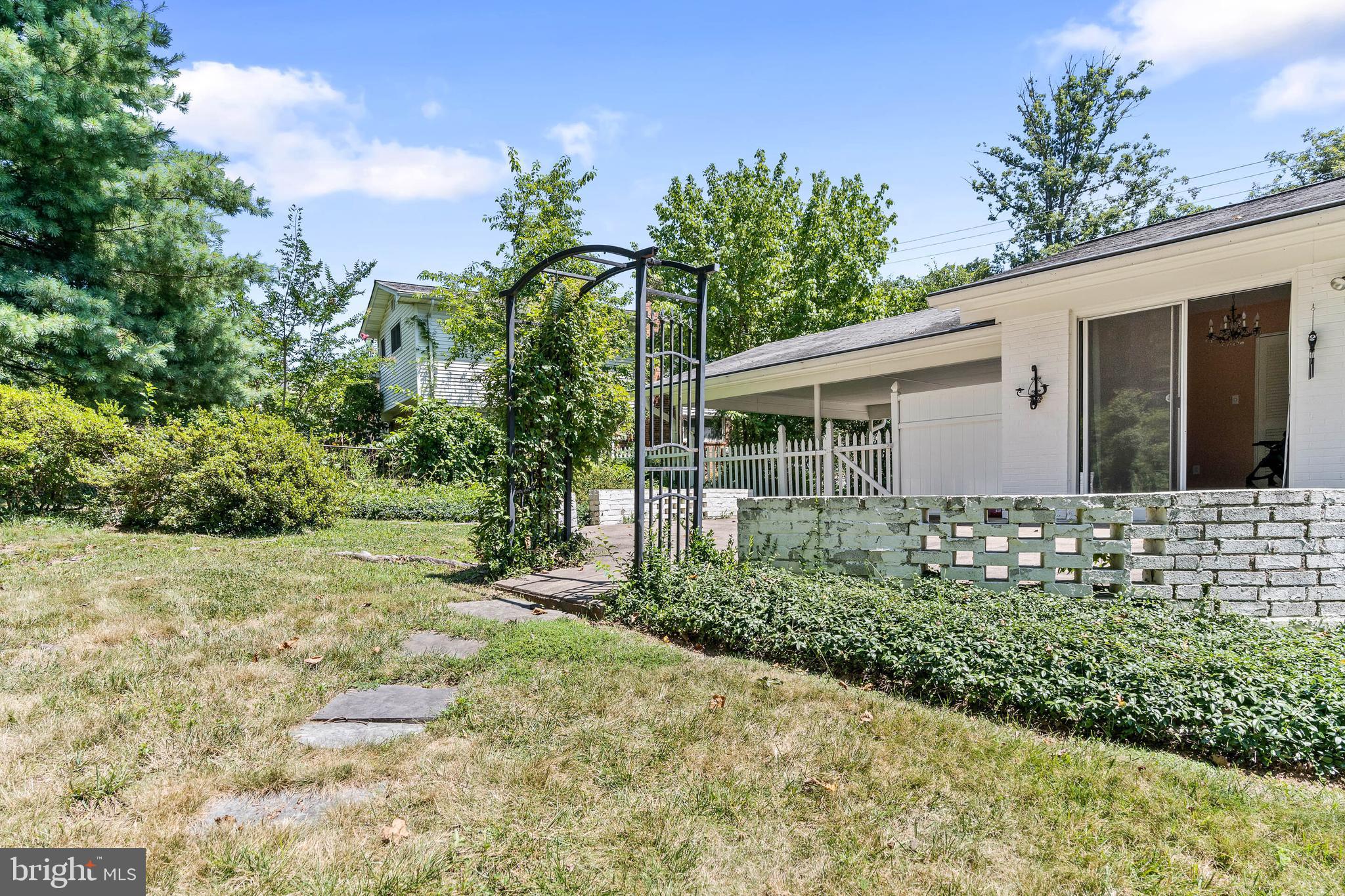 MAPLE HILL - Residential