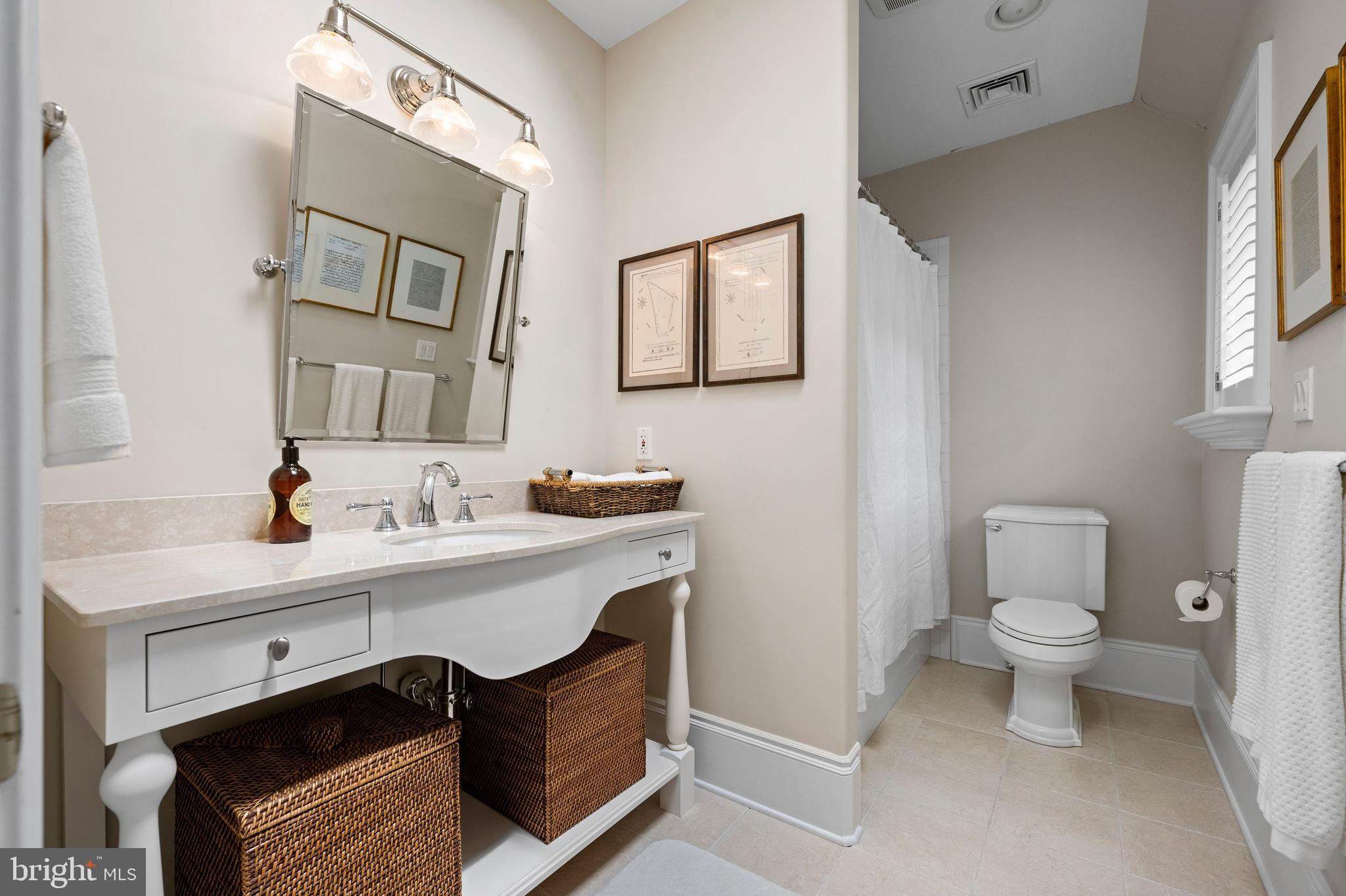 GLADWYNE - Residential