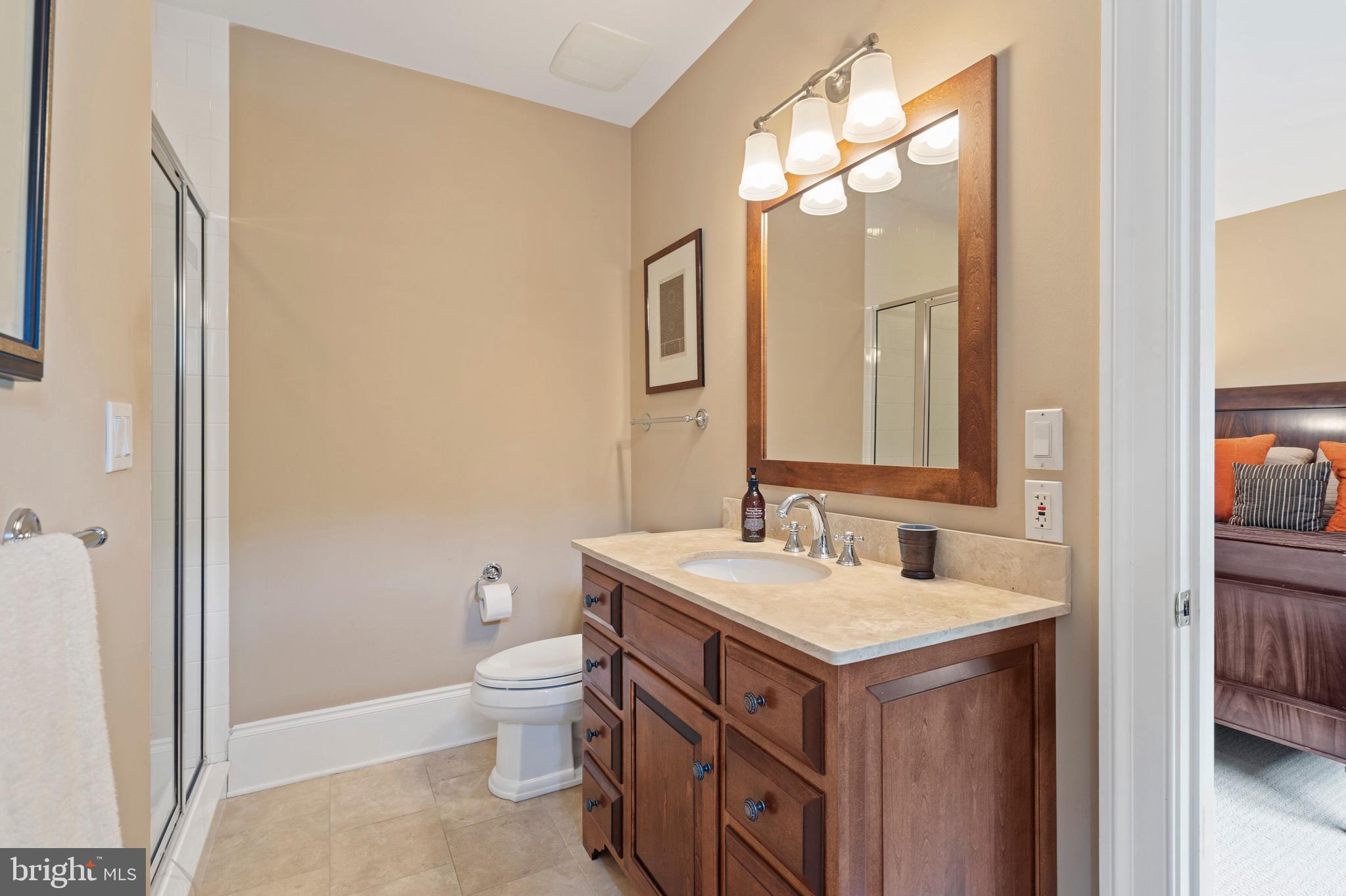 GLADWYNE - Residential