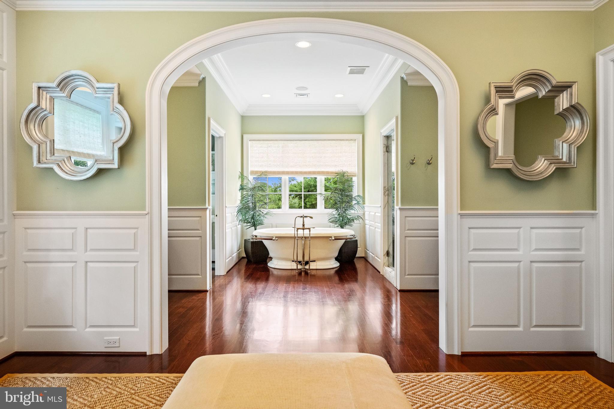 GLADWYNE - Residential