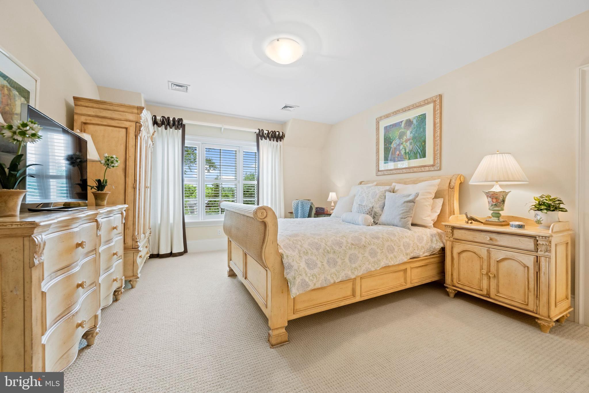 GLADWYNE - Residential