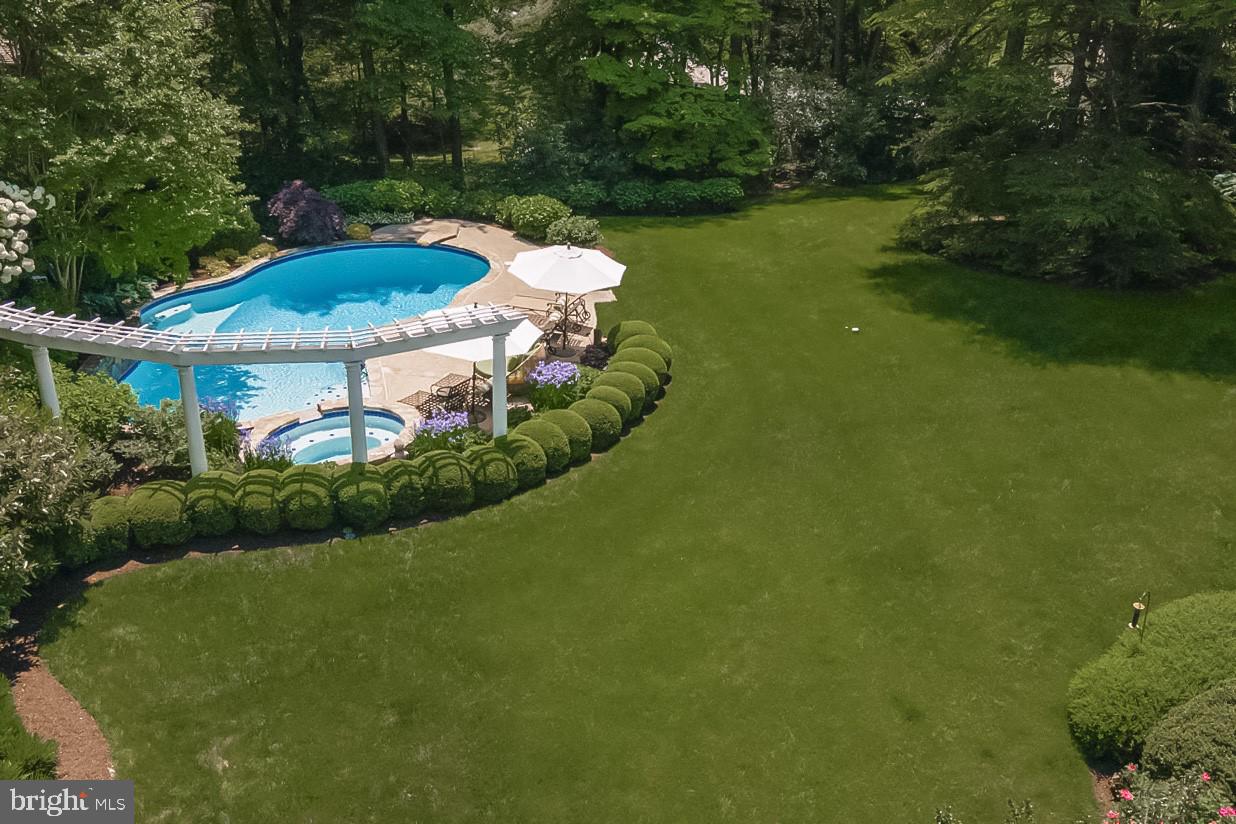 GLADWYNE - Residential