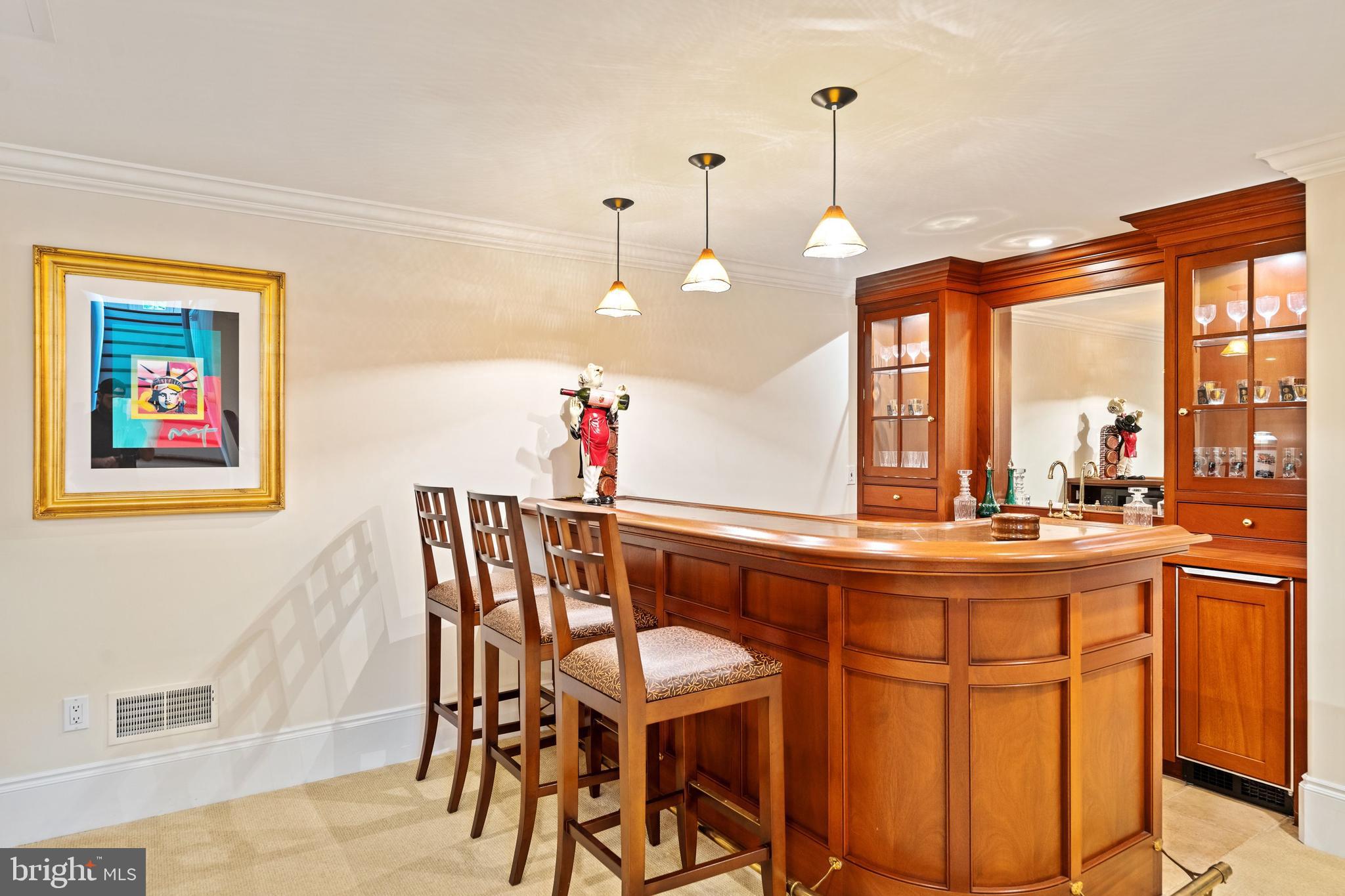 GLADWYNE - Residential