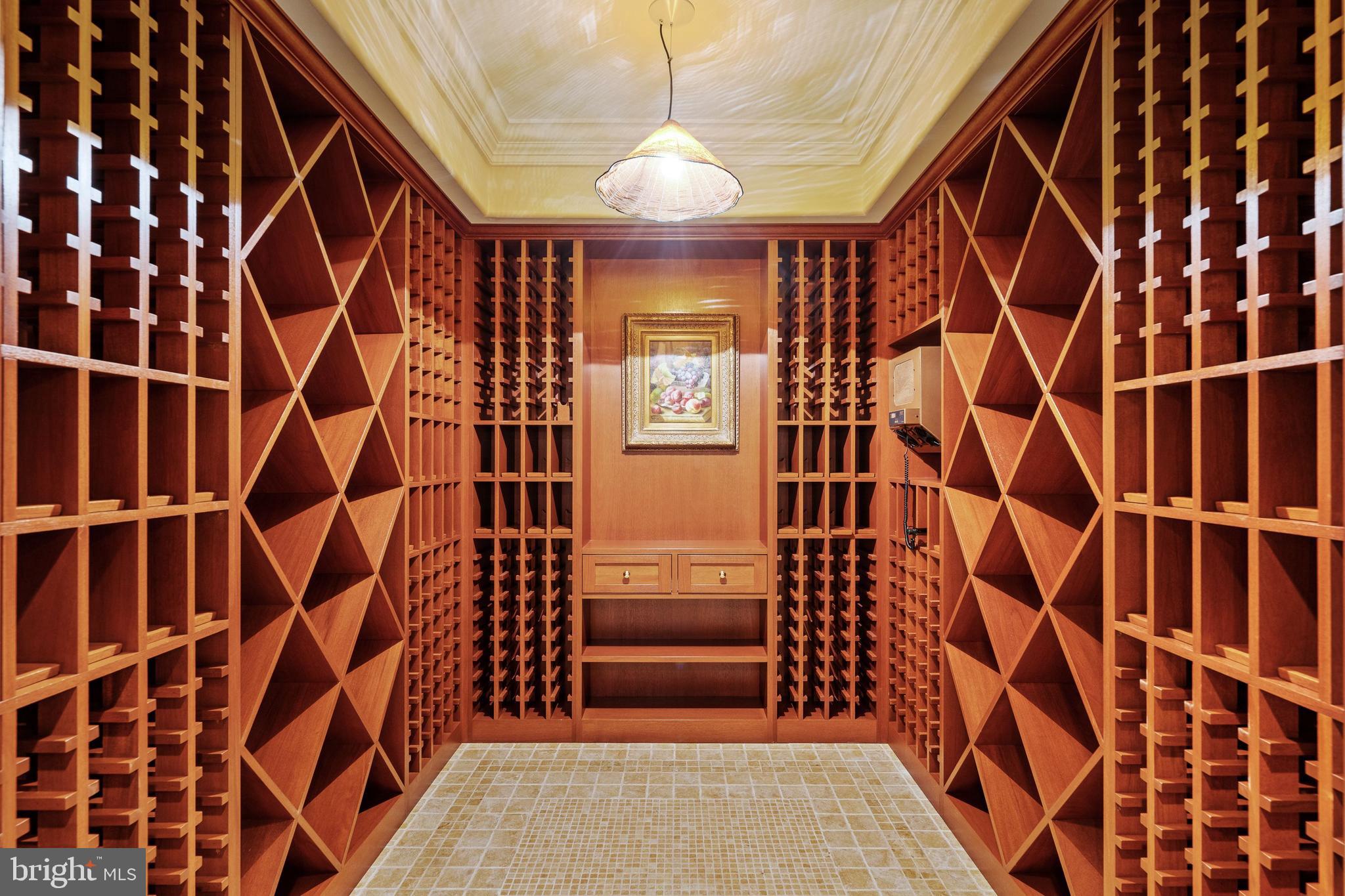 GLADWYNE - Residential