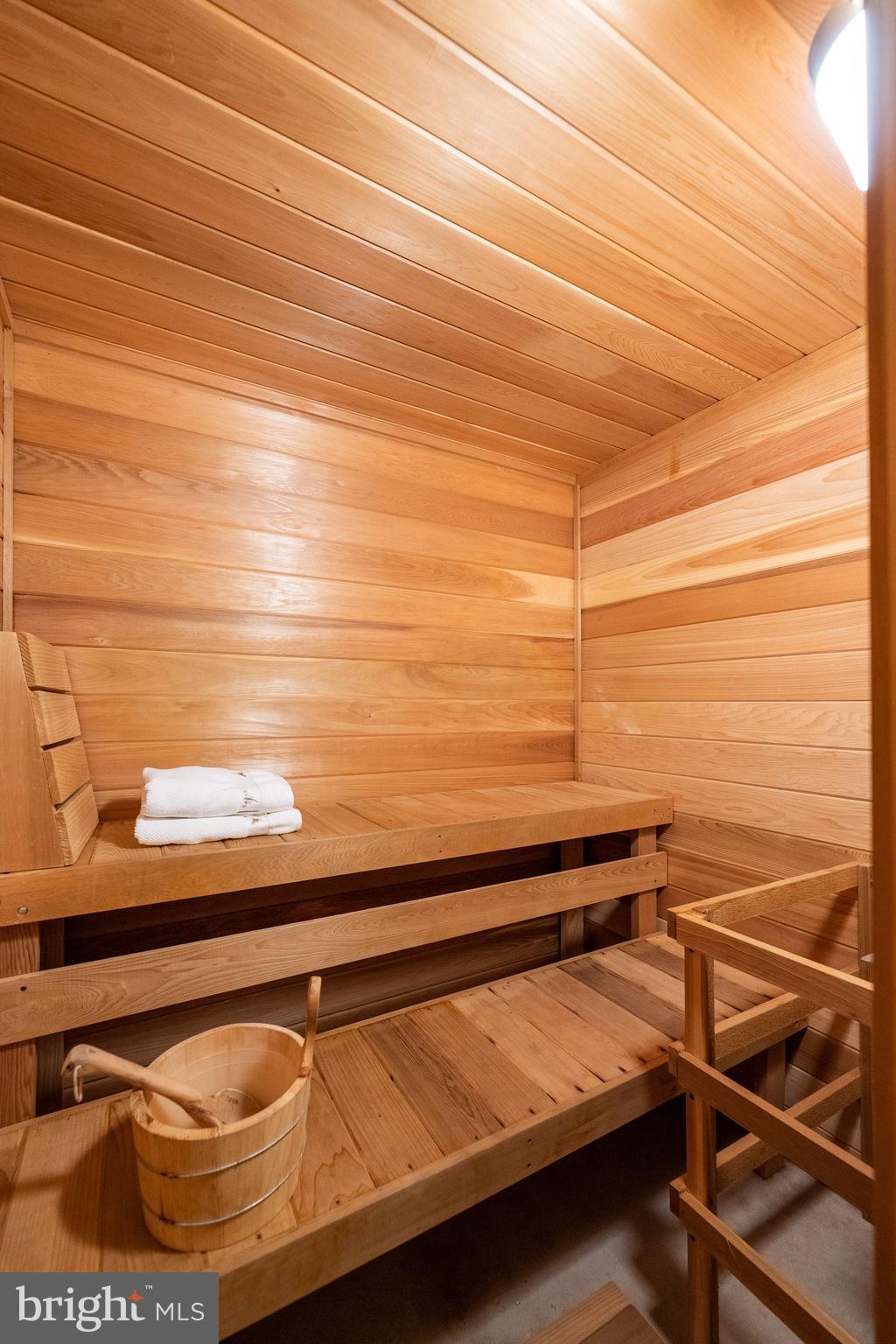 GLADWYNE - Residential