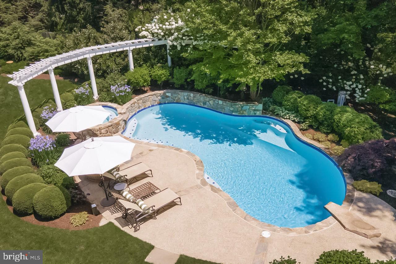 GLADWYNE - Residential