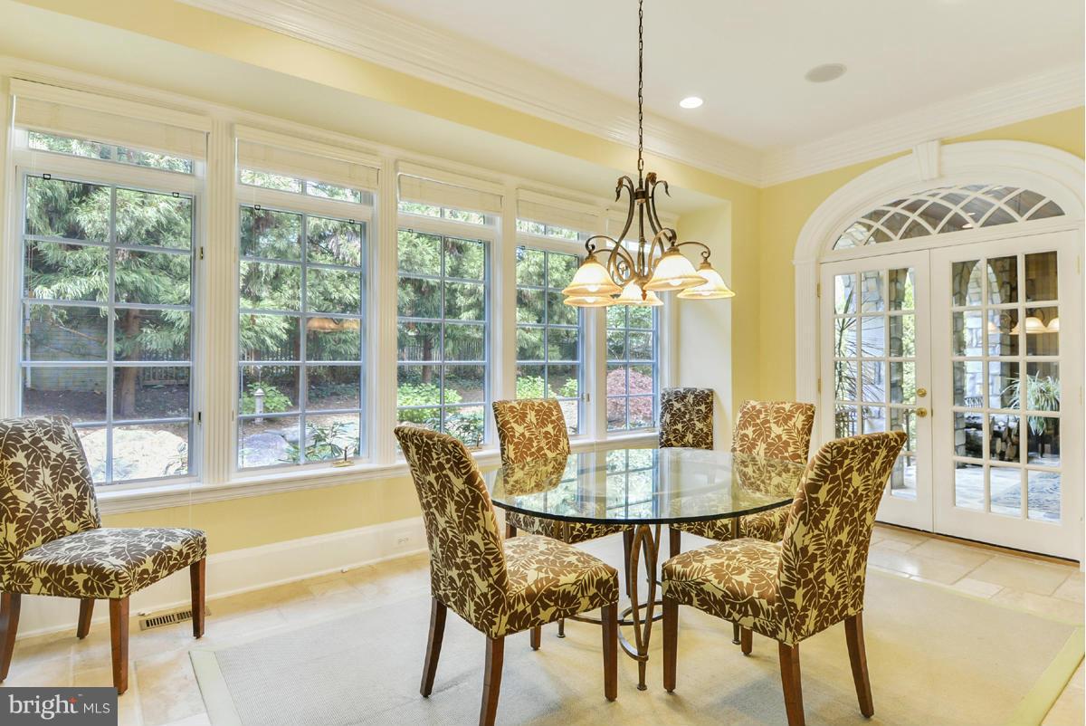 COUNTRY CLUB HILLS - Residential