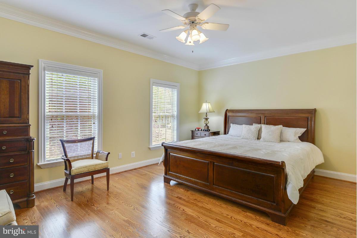 COUNTRY CLUB HILLS - Residential