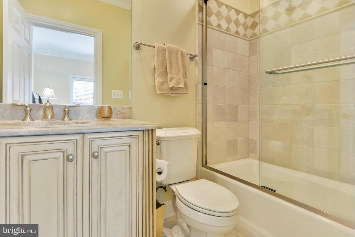 COUNTRY CLUB HILLS - Residential