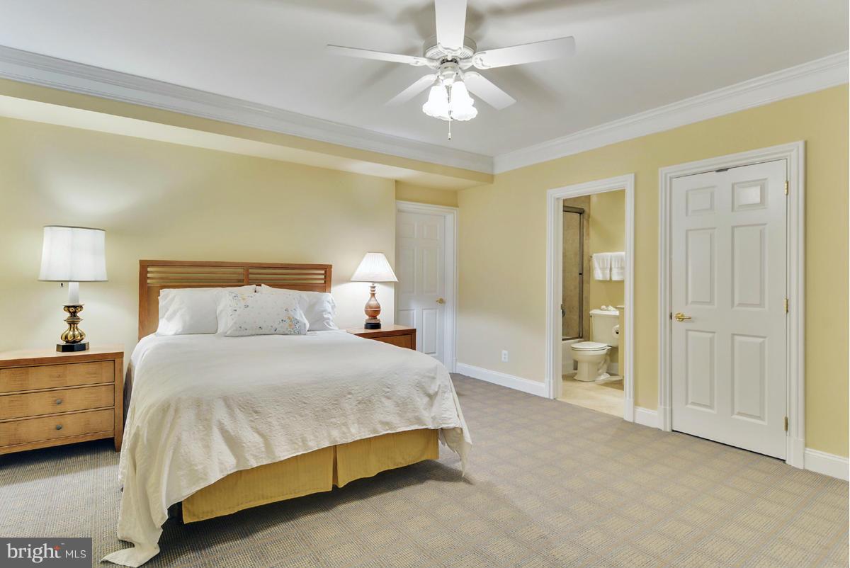 COUNTRY CLUB HILLS - Residential