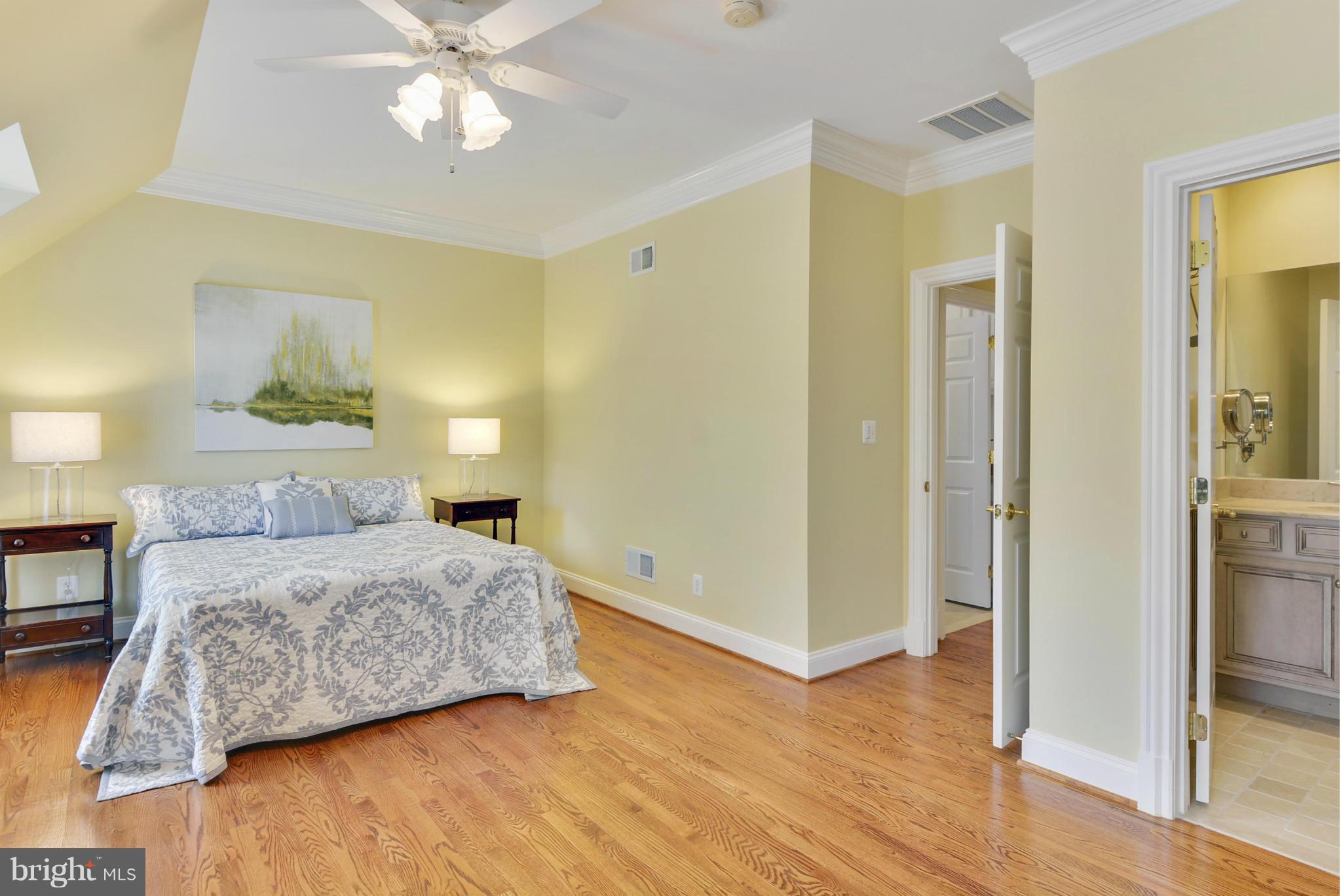 COUNTRY CLUB HILLS - Residential