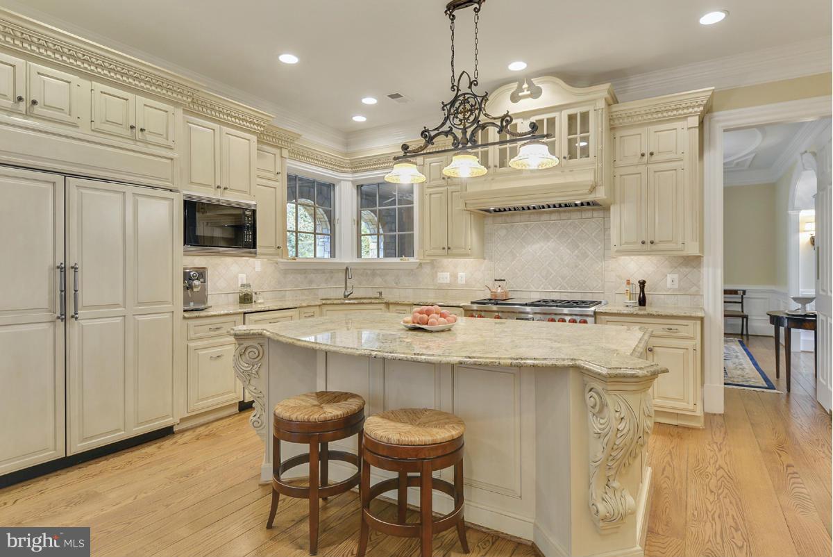 COUNTRY CLUB HILLS - Residential