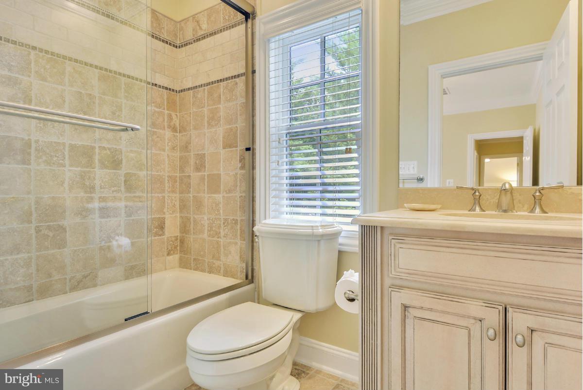 COUNTRY CLUB HILLS - Residential