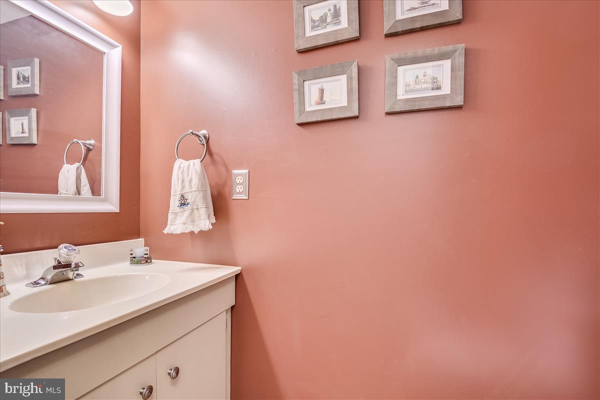 OAKS OF HARFORD - Residential