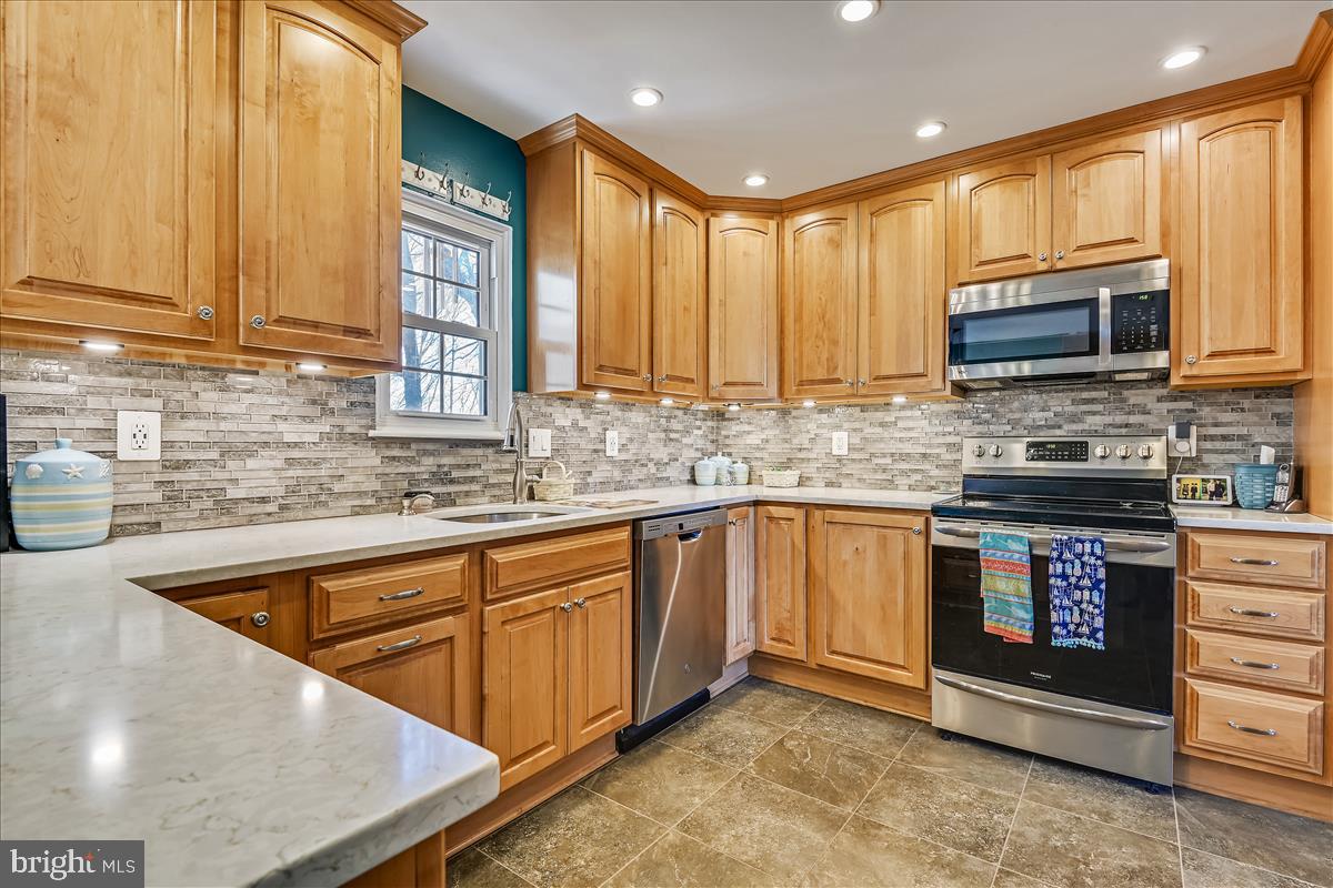 OAKS OF HARFORD - Residential