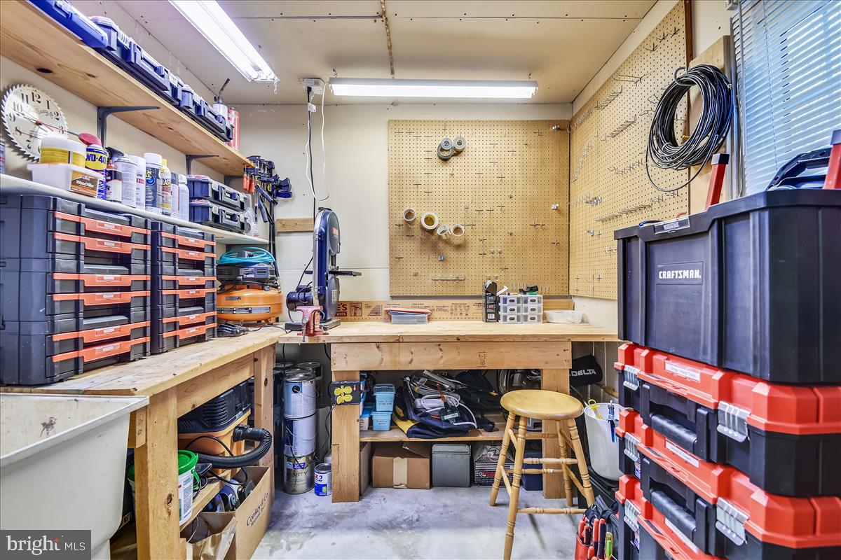 OAKS OF HARFORD - Residential