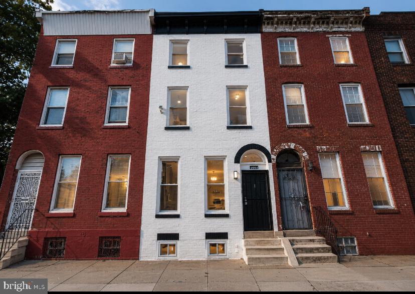 STRAWBERRY MANSION - Residential