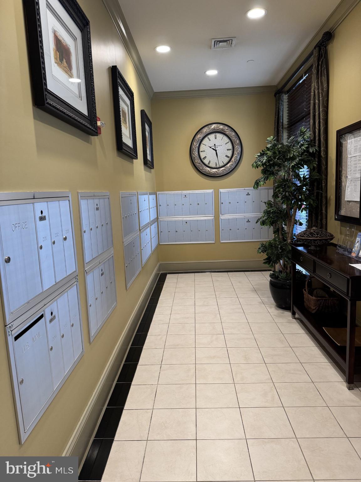 THE BROADWAY - Residential Lease