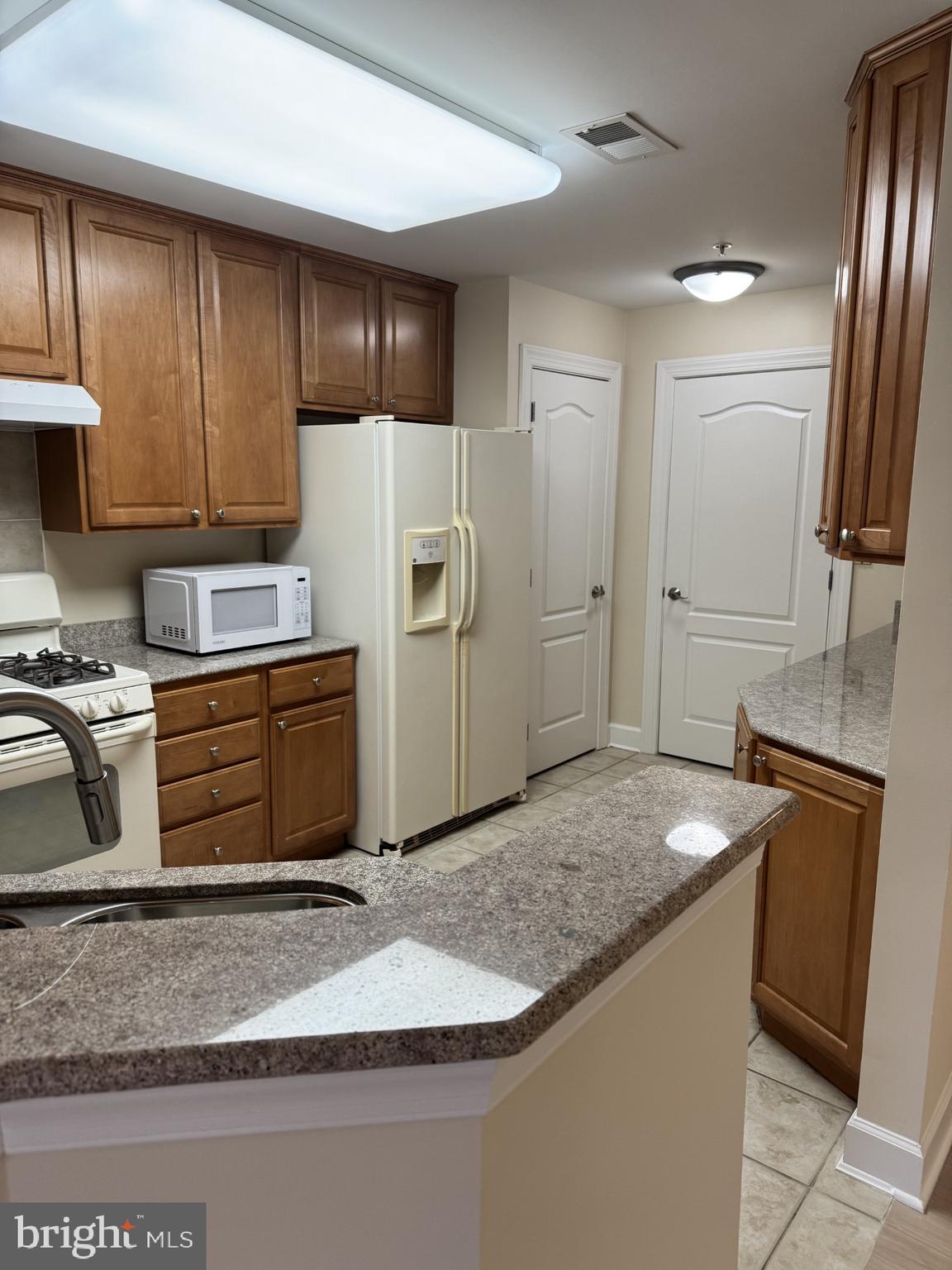 THE BROADWAY - Residential Lease