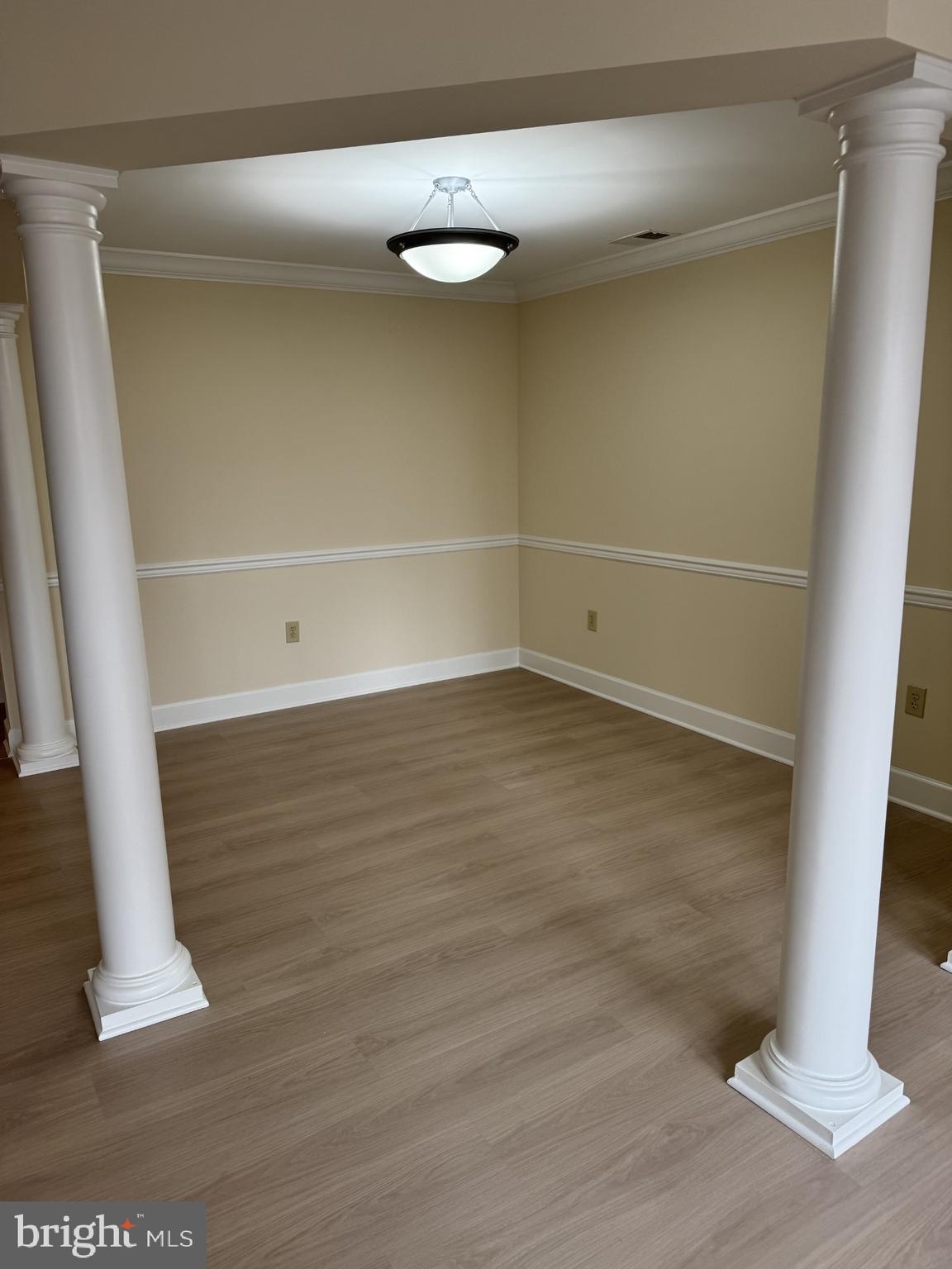 502 W BROAD STREET 209