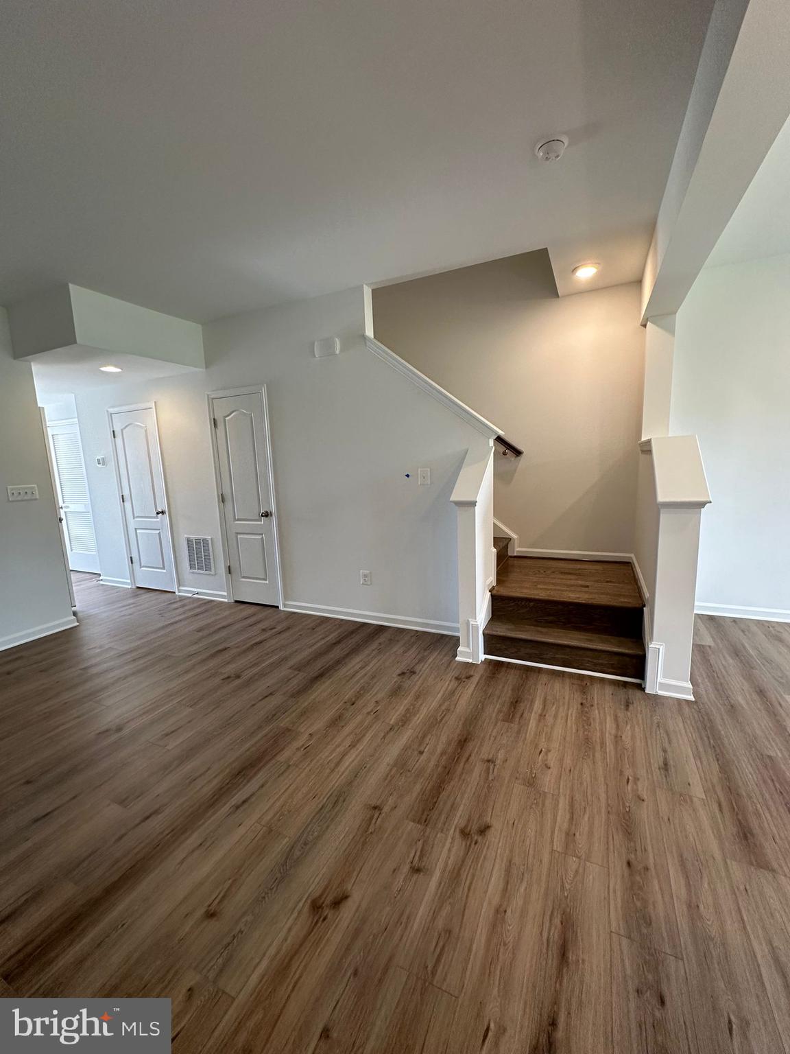 MCCAULEY CROSSING - Residential Lease