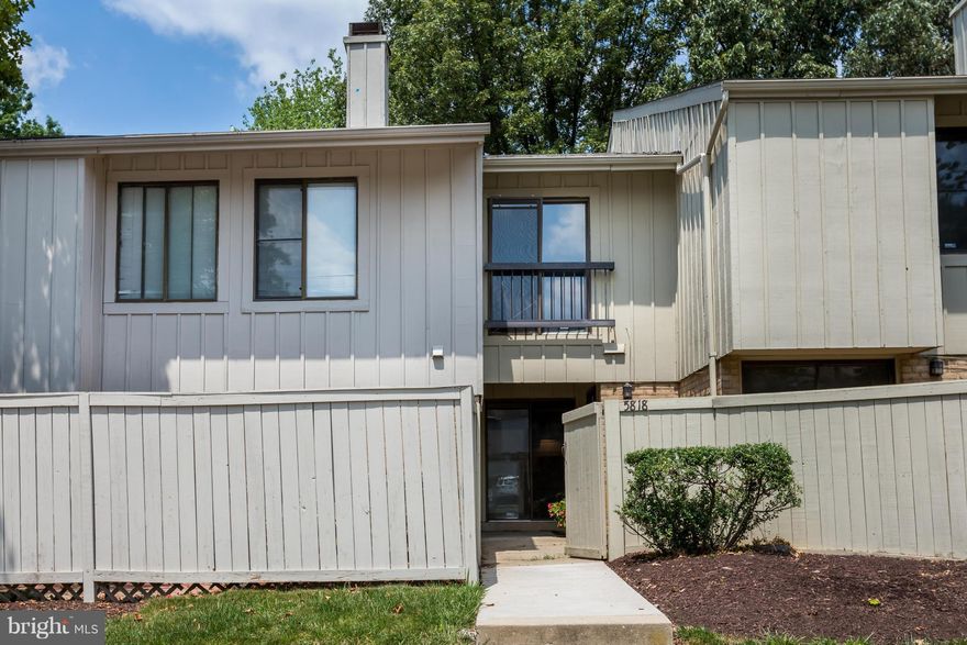 OPEN SUNDAY 1-3! 7/31st! NEW ROOF!RECENTLY PAINTED AND CARPETED! SEE BEFORE ITS GONE!