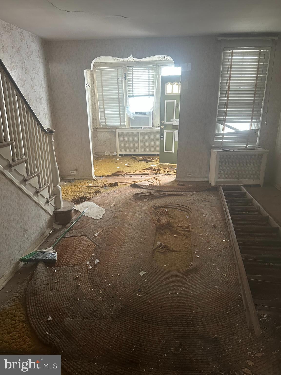 LAWNCREST - Residential