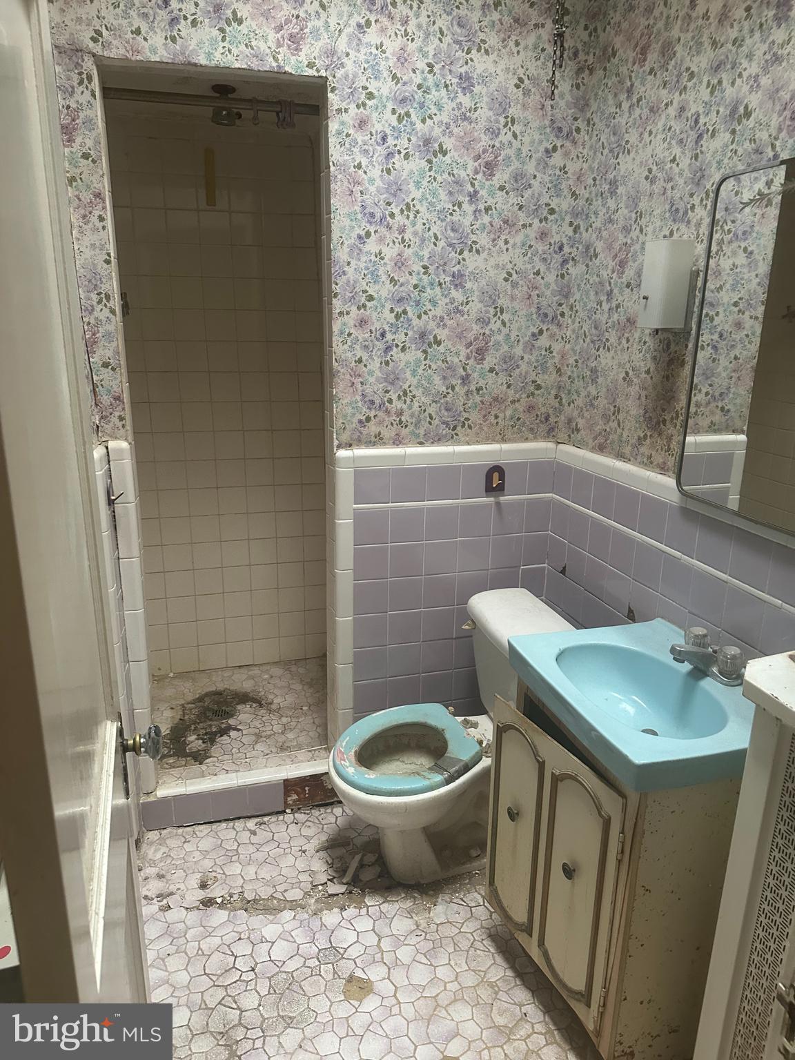 LAWNCREST - Residential