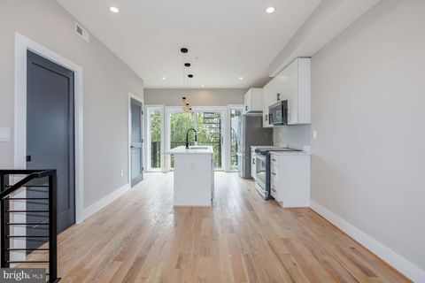 1237 OATES STREET NE 1 WASHINGTON DC 20002
