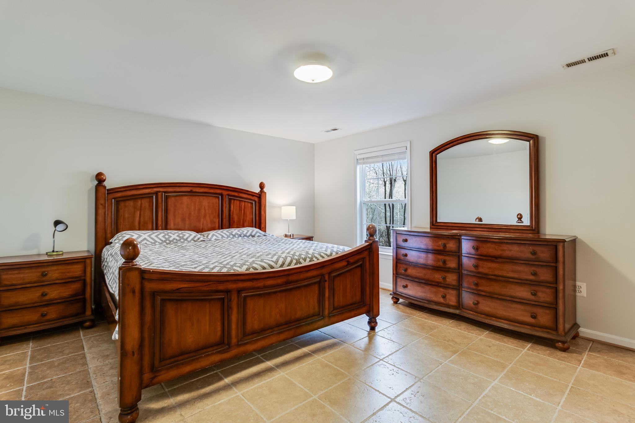 OLDE OAK FARM - Residential