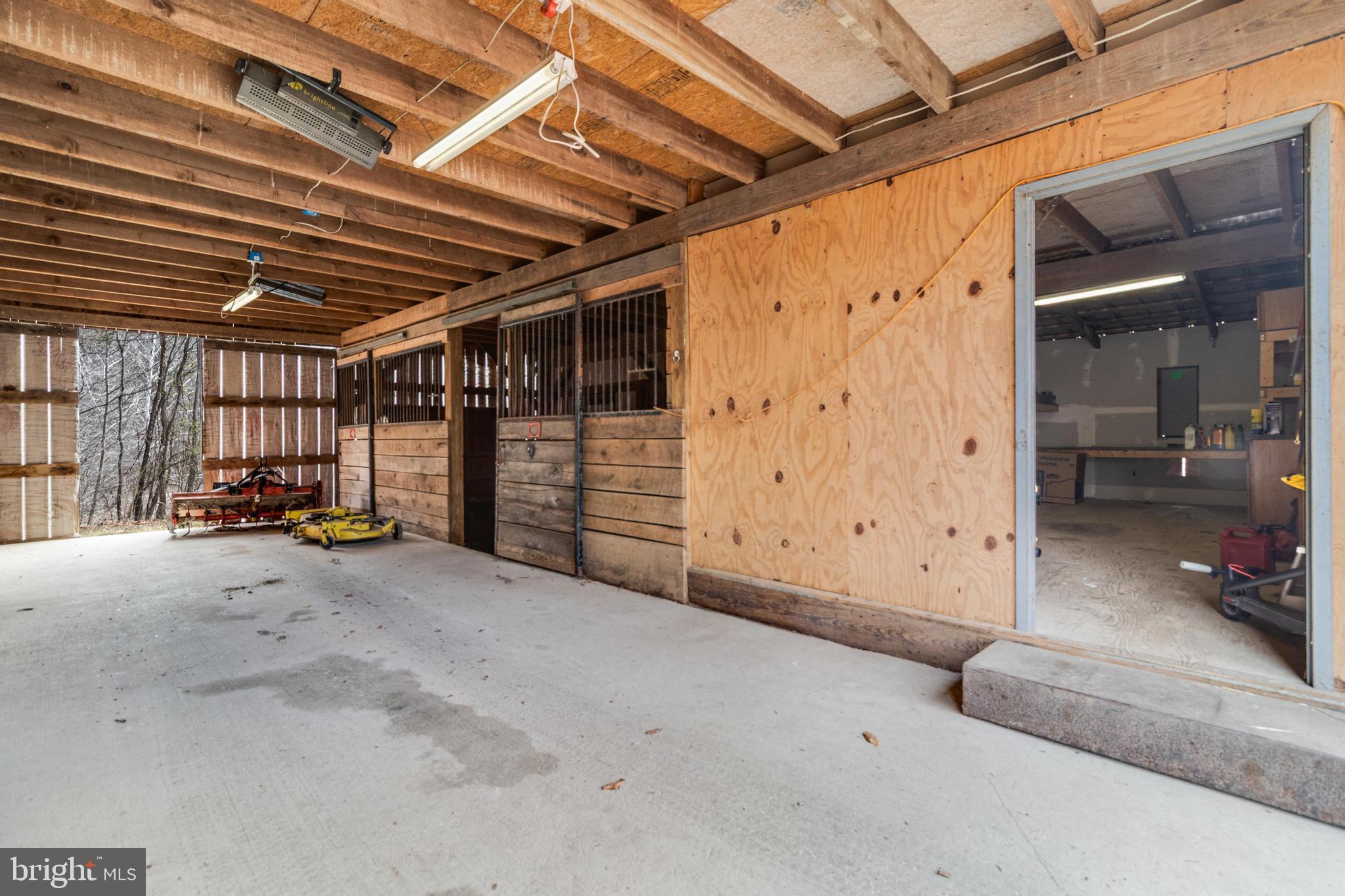 OLDE OAK FARM - Residential