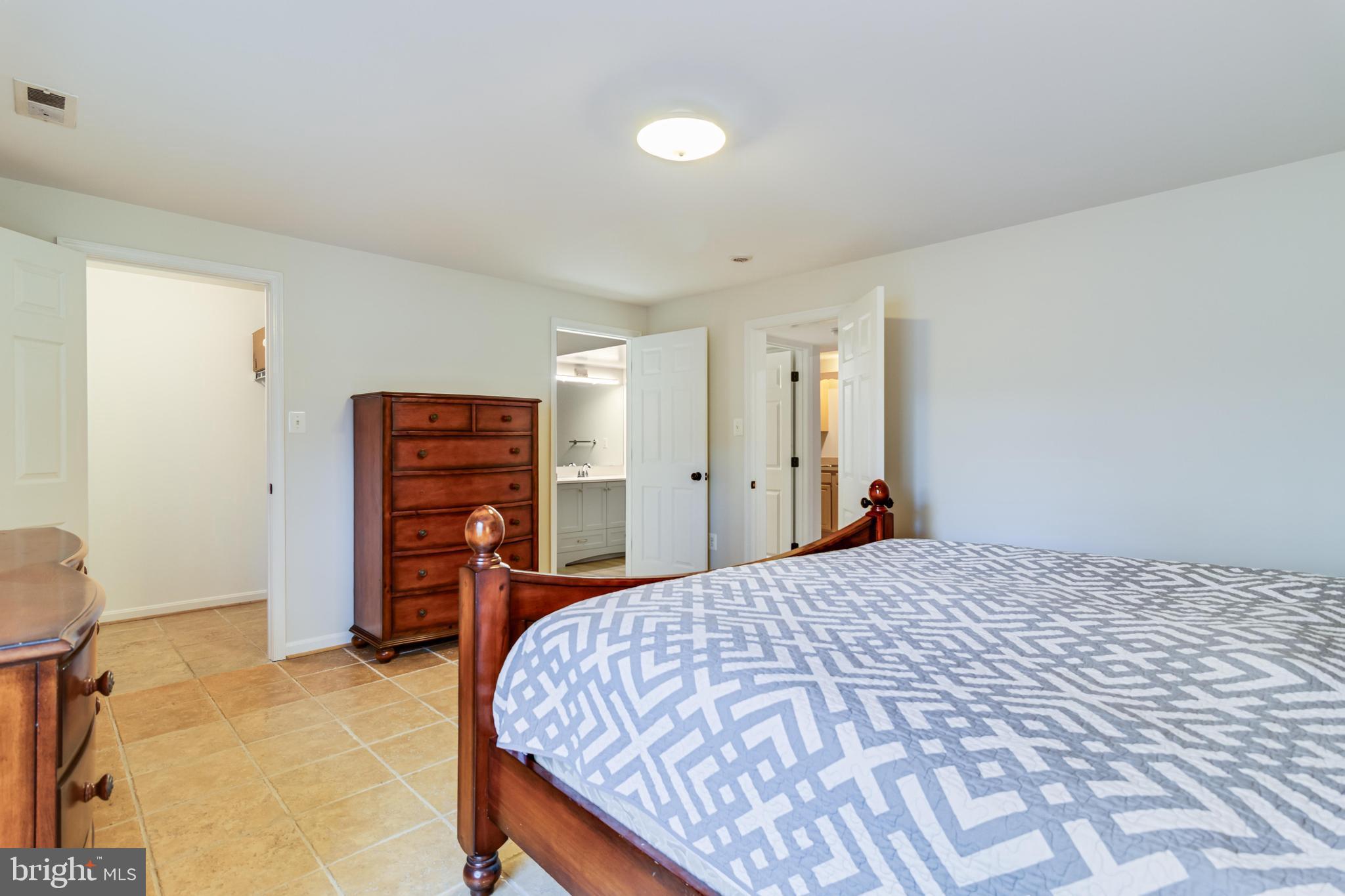 OLDE OAK FARM - Residential