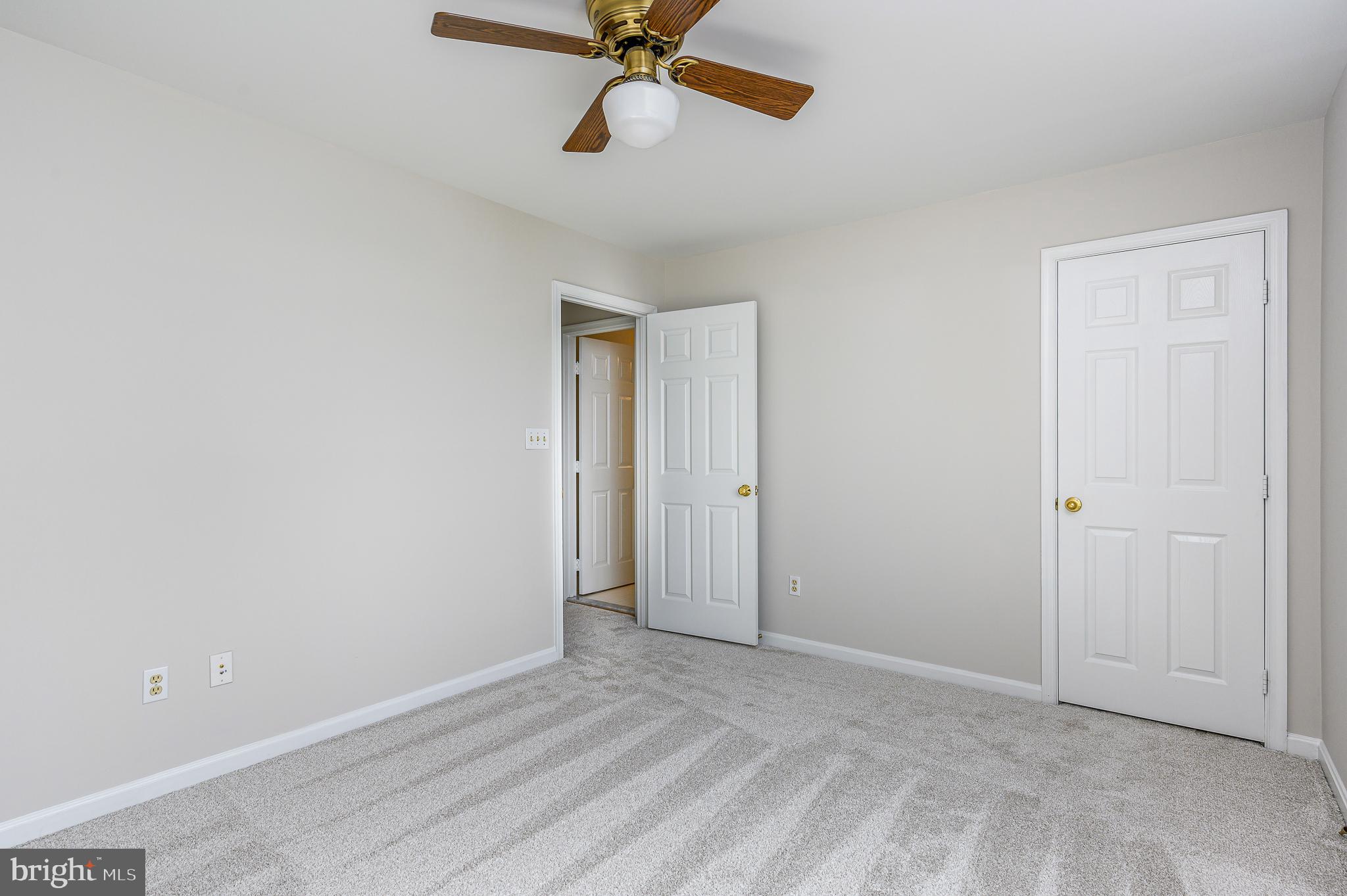 ASHBURN FARM - Residential