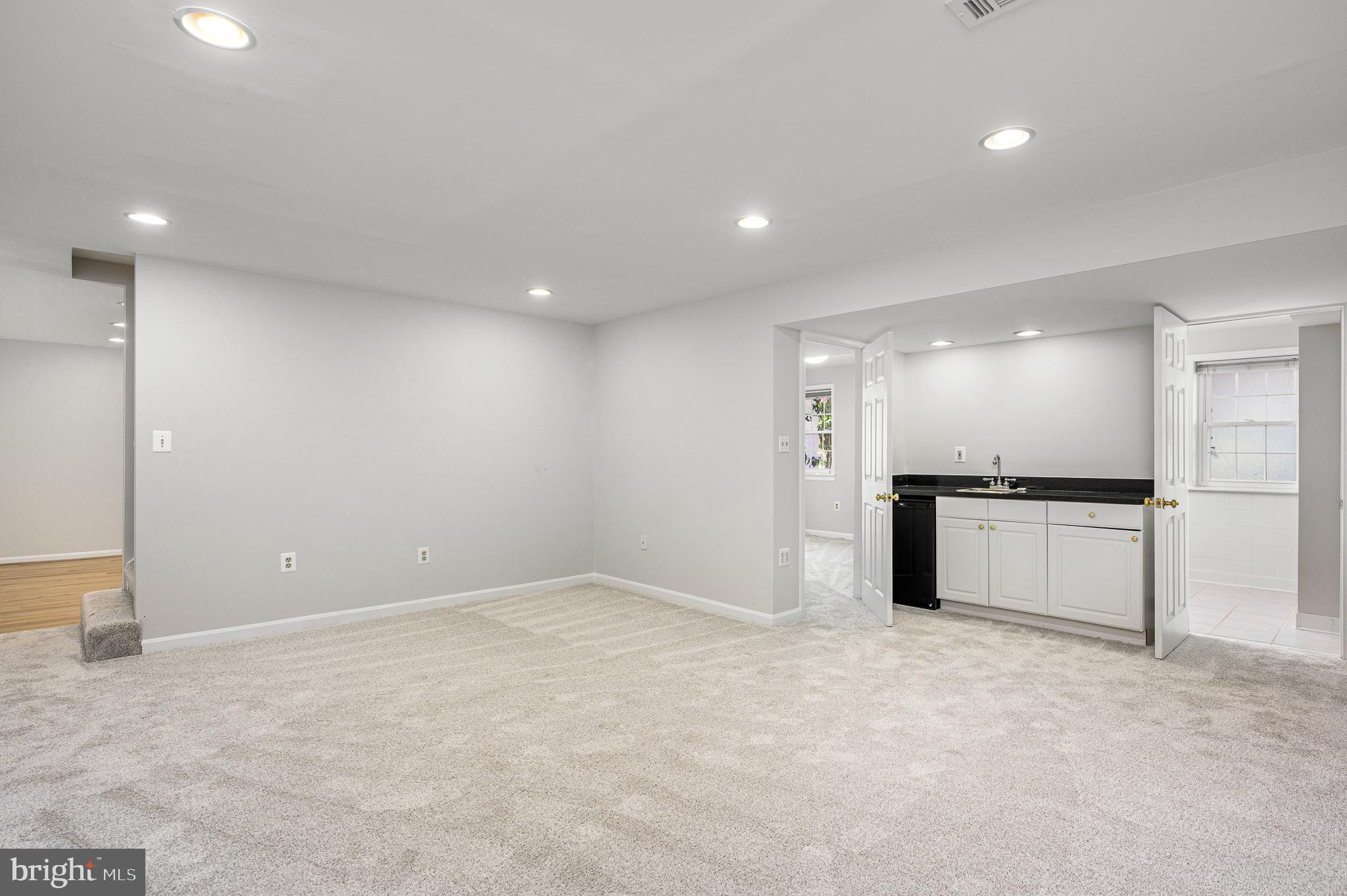 ASHBURN FARM - Residential