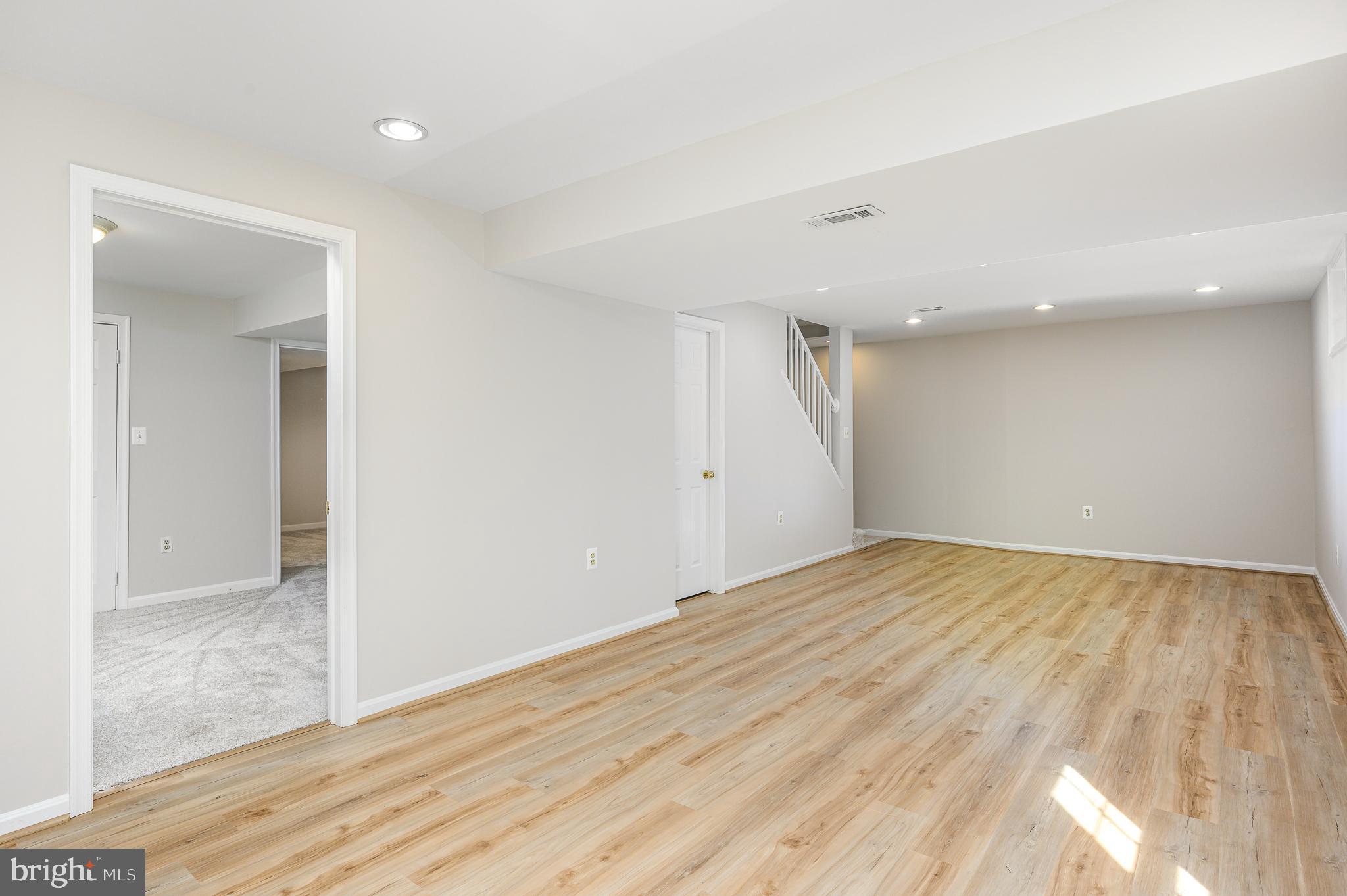 ASHBURN FARM - Residential