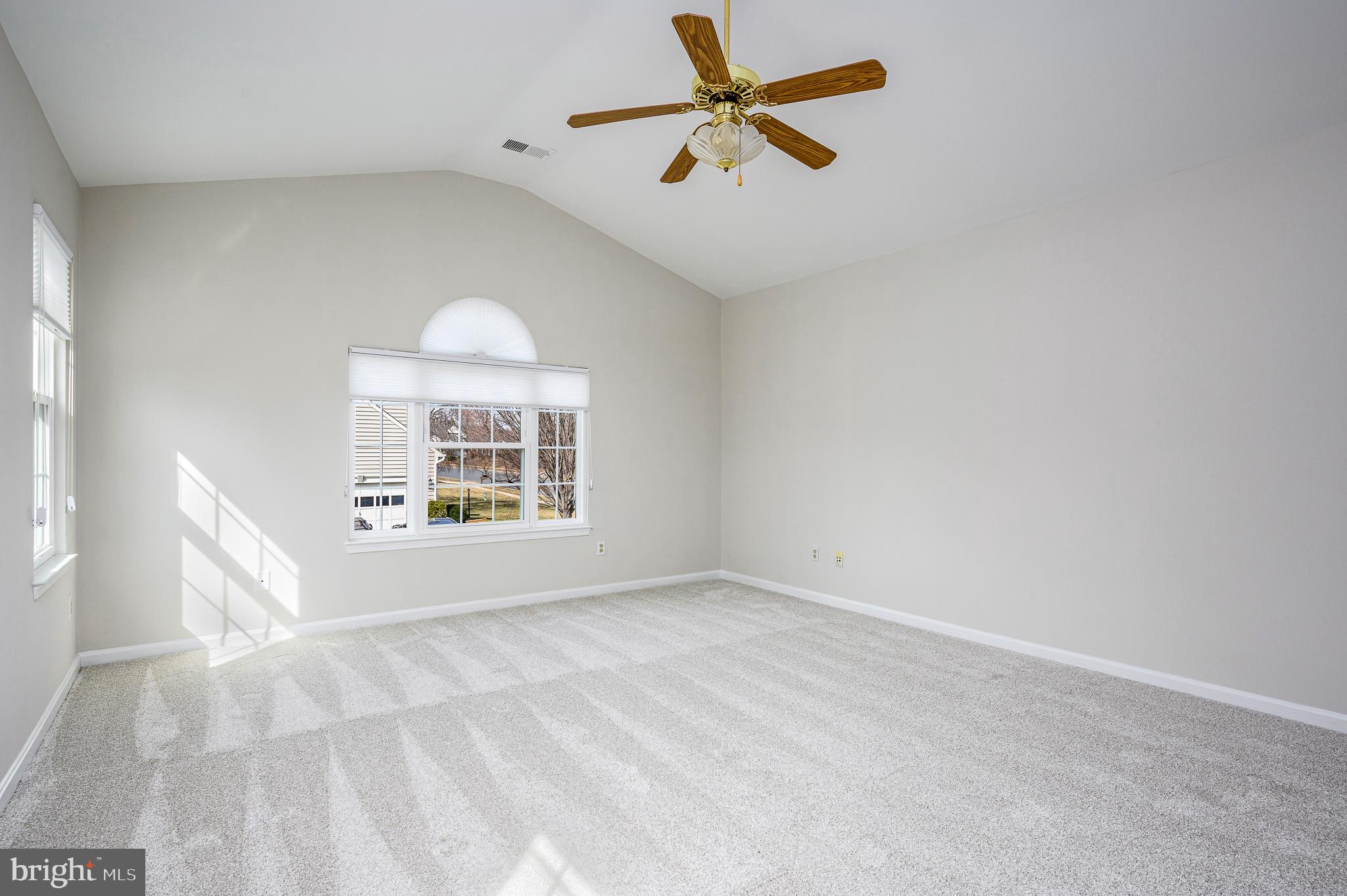 ASHBURN FARM - Residential