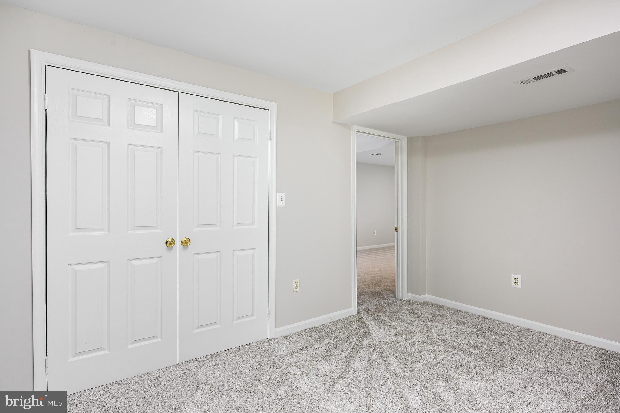 ASHBURN FARM - Residential