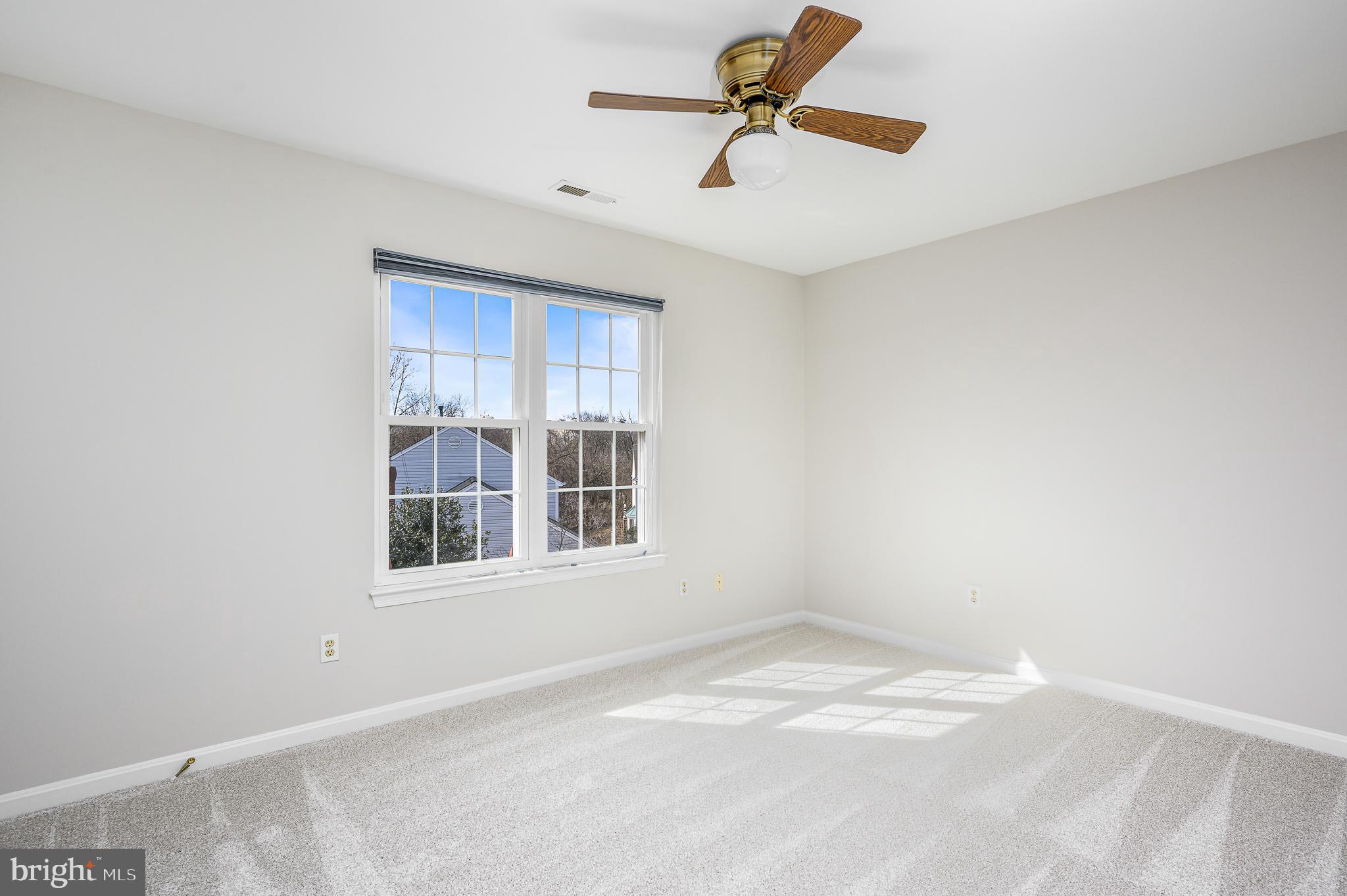 ASHBURN FARM - Residential