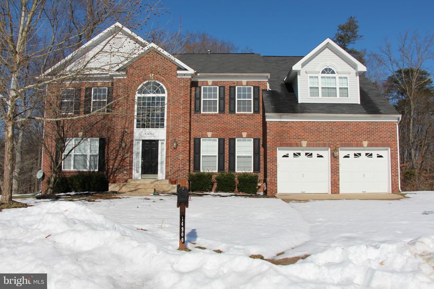 STUNNING IN DESIGN DESCRIBES THIS 4 BEDROOM, 4 1/2 BATH BRICK FRONT COLONIAL,BACKS TO TREES SITUATED IN A CULDESAC.  FEATURES INCLUDE 2 STORY FOYER, DRAMATIC 2 STORY FAMILY ROOM, MORNING ROOM, ROYAL MASTER BATH WITH DUAL SINKS, DUAL TOILETS, JETTED TUB, OPEN SHOWER, CATHEDRAL CEILINGS, JACK N JILL BATH.  DON'T MISS THIS ONE!!!  MAKE IT YOURS TODAY.